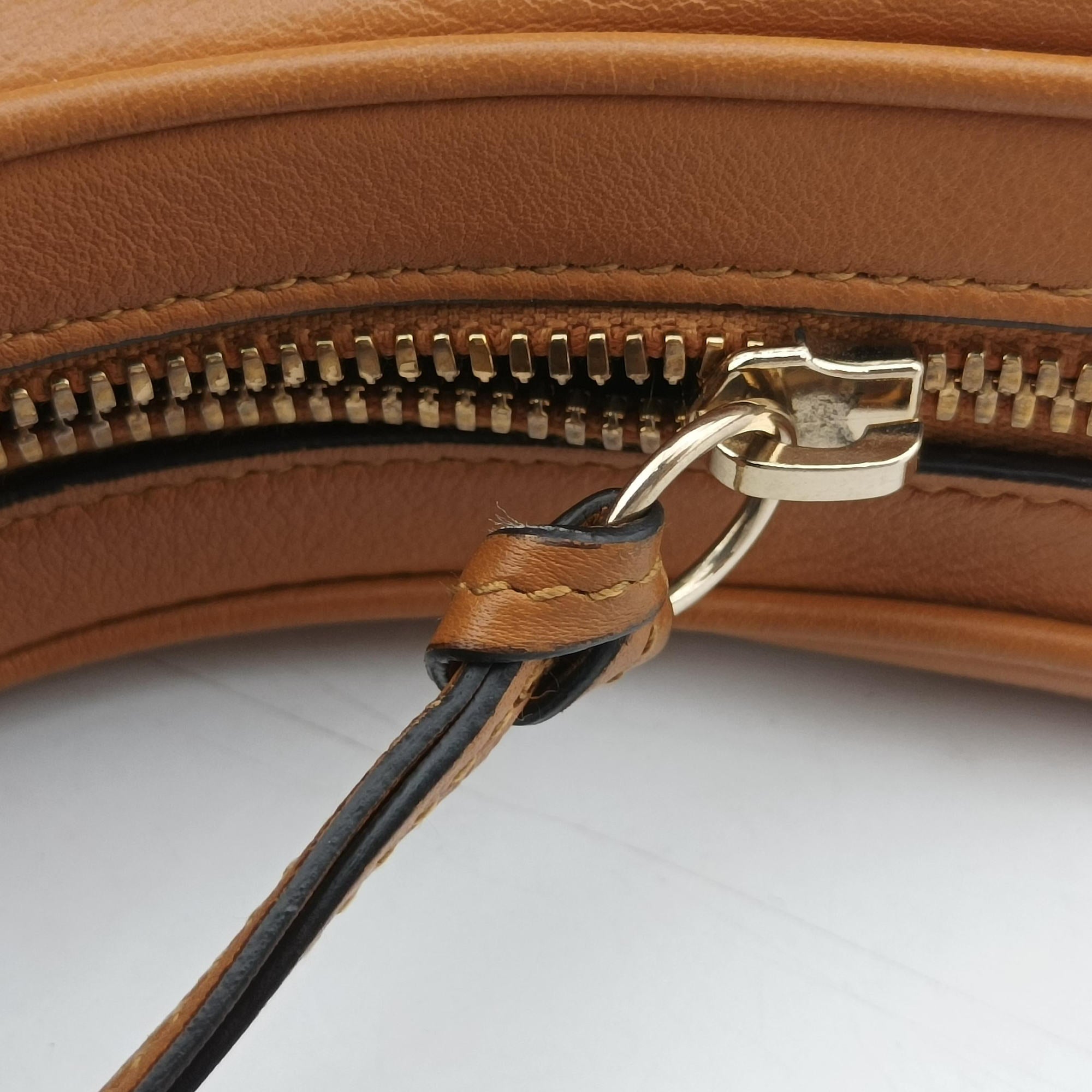 Attache G-Shaped Hook Brown leather 699409 I038614474アタッシュ Gフック ブラウン レザー 699409 I038614474
