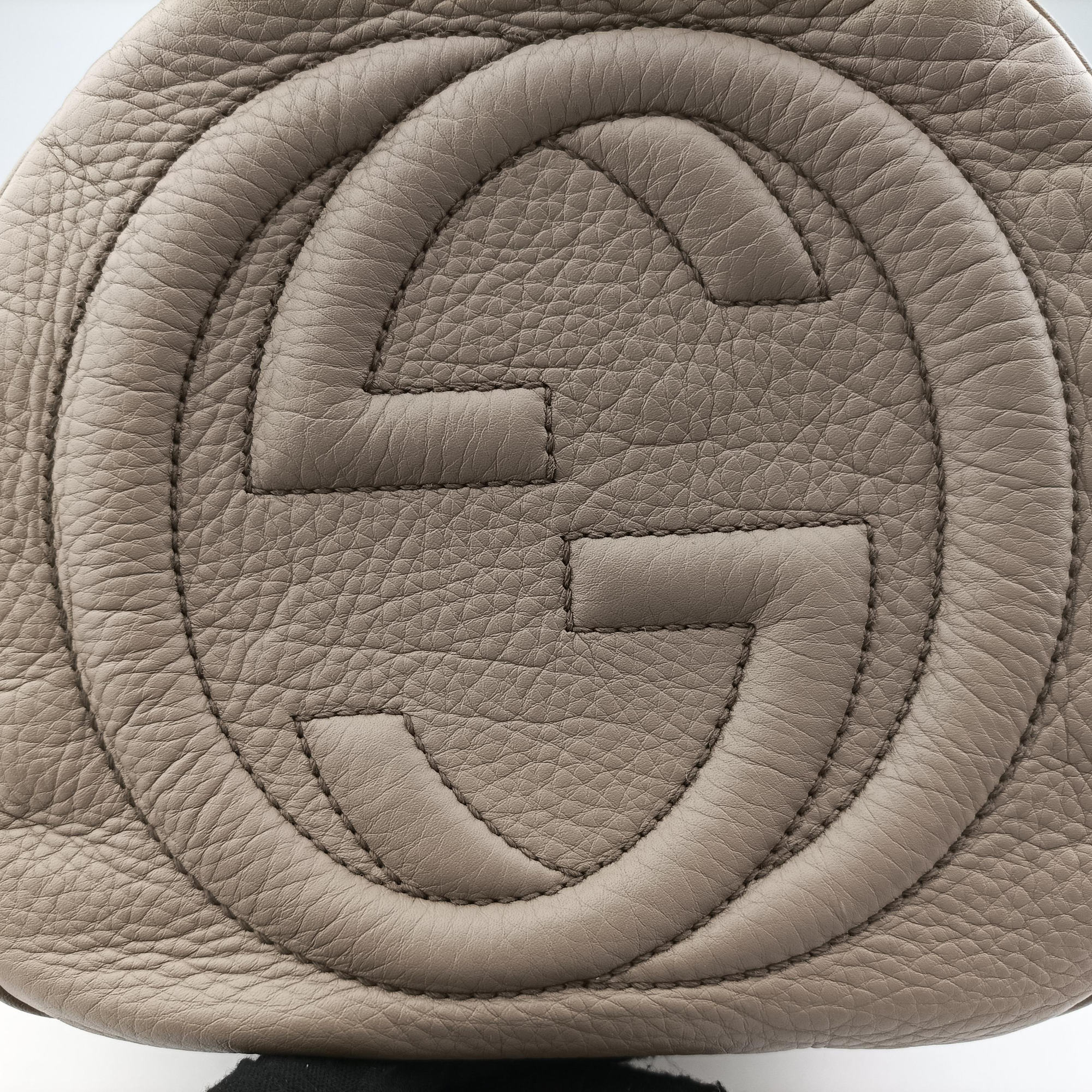 Pre-owned Gucci Soho Cerarus Grey Leather 282302 handbag | stylenewstar