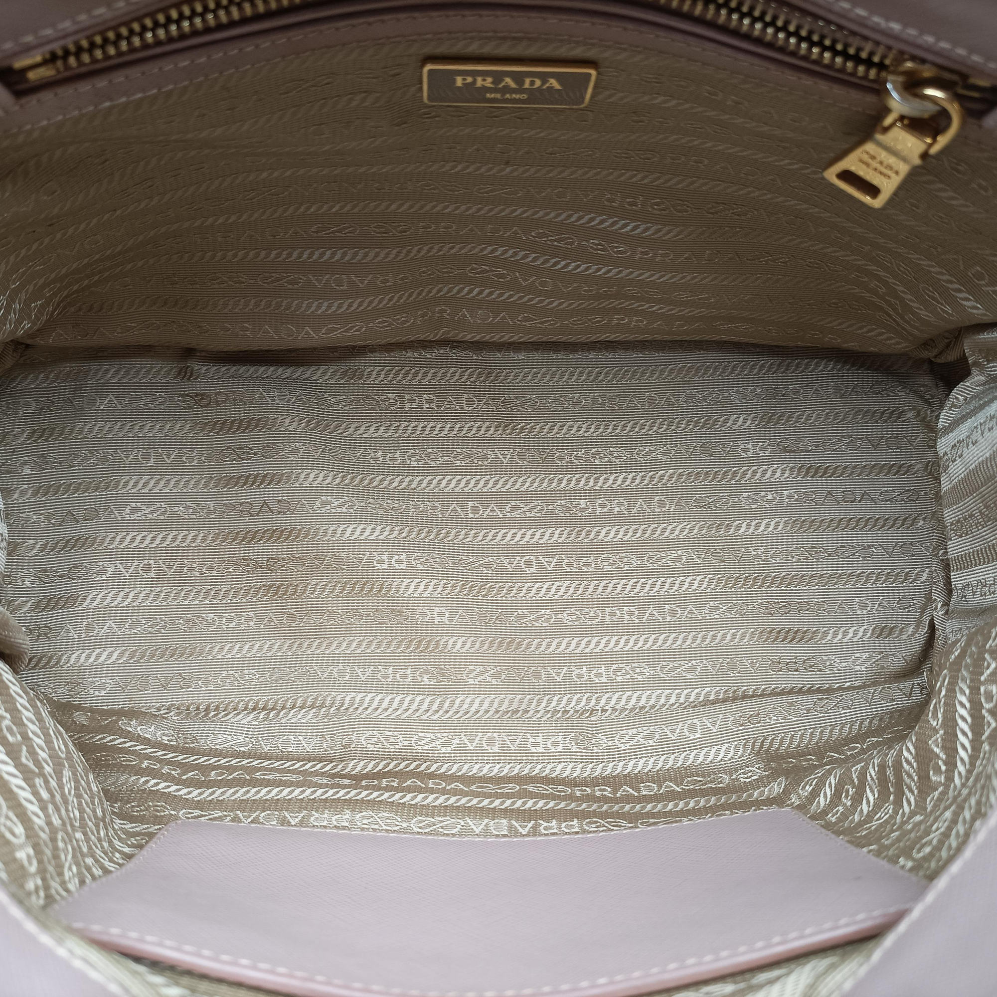 Vintage Prada Galleria Pink SAFFIANO Leather BN1874 shoulderbag | stylenewstar