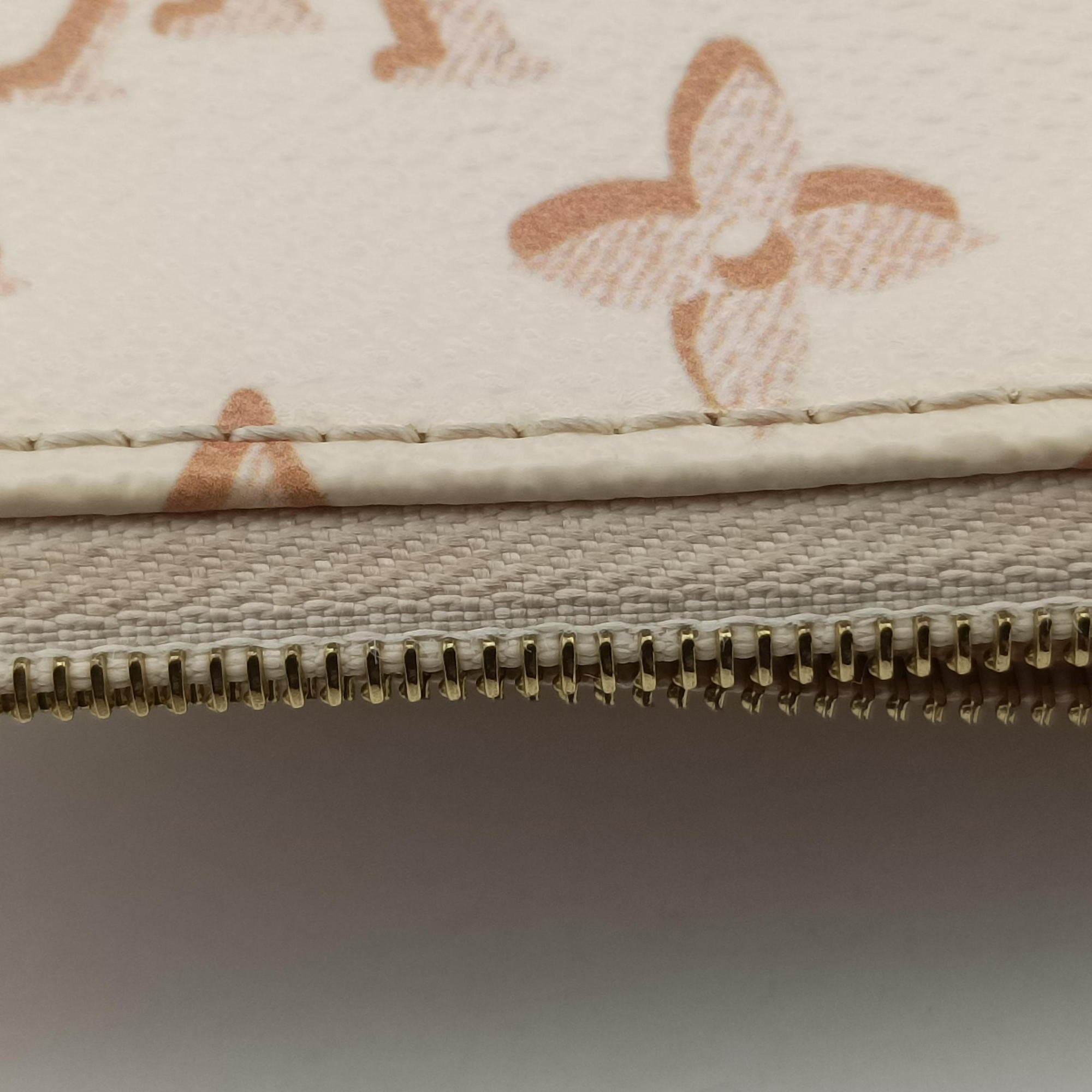 Maxi Pochette Accessoires Ivory x Brown PVC-coated canvas M20920 IC Chipマキシ ポシェット アクセソワール アイボリーxブラウン PVCコーティングキャンバス M20920 ICチップ