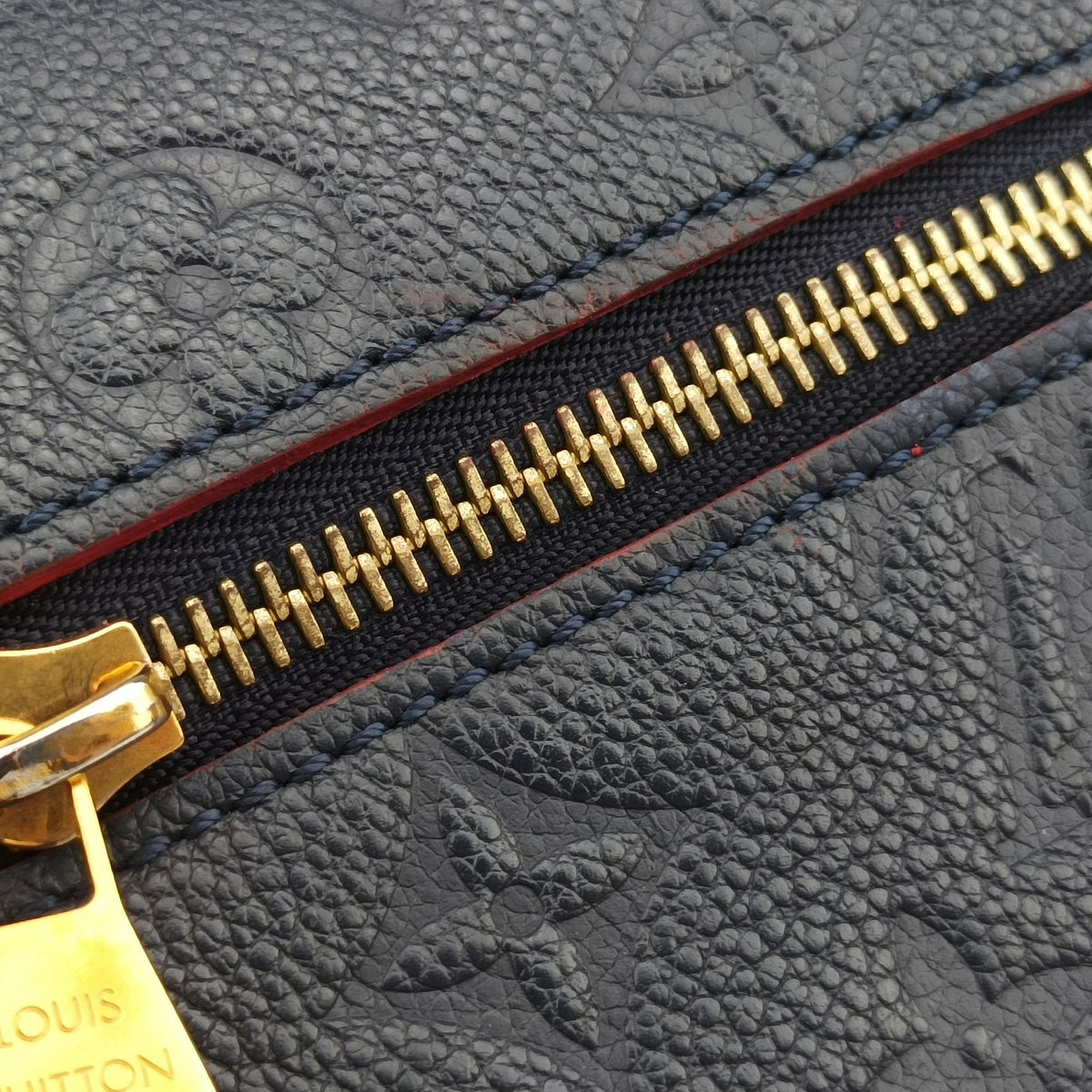 Pochette MéTIS MM Navy×Marine Rouge Monogram Empreinte M44071 AR1187ポシェットメティスMM ネイビー×マリーヌルージュ モノグラム アンプラント M44071 AR1187