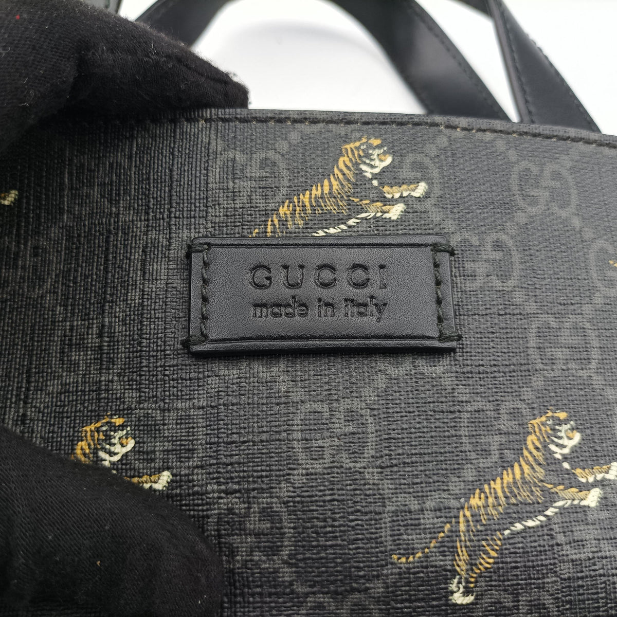 Pre-owned Gucci GG Supreme Tiger Black PVC coated canvas 495559 handbag | stylenewstar