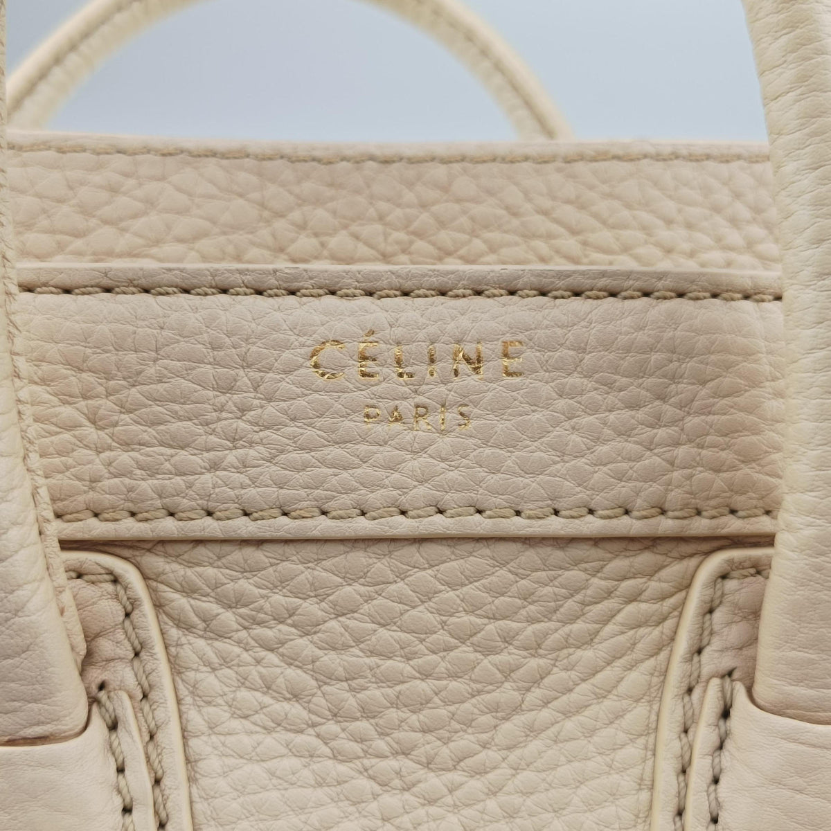 Pre-owned Celine luggage nano shopper Beige Leather handbag | stylenewstar