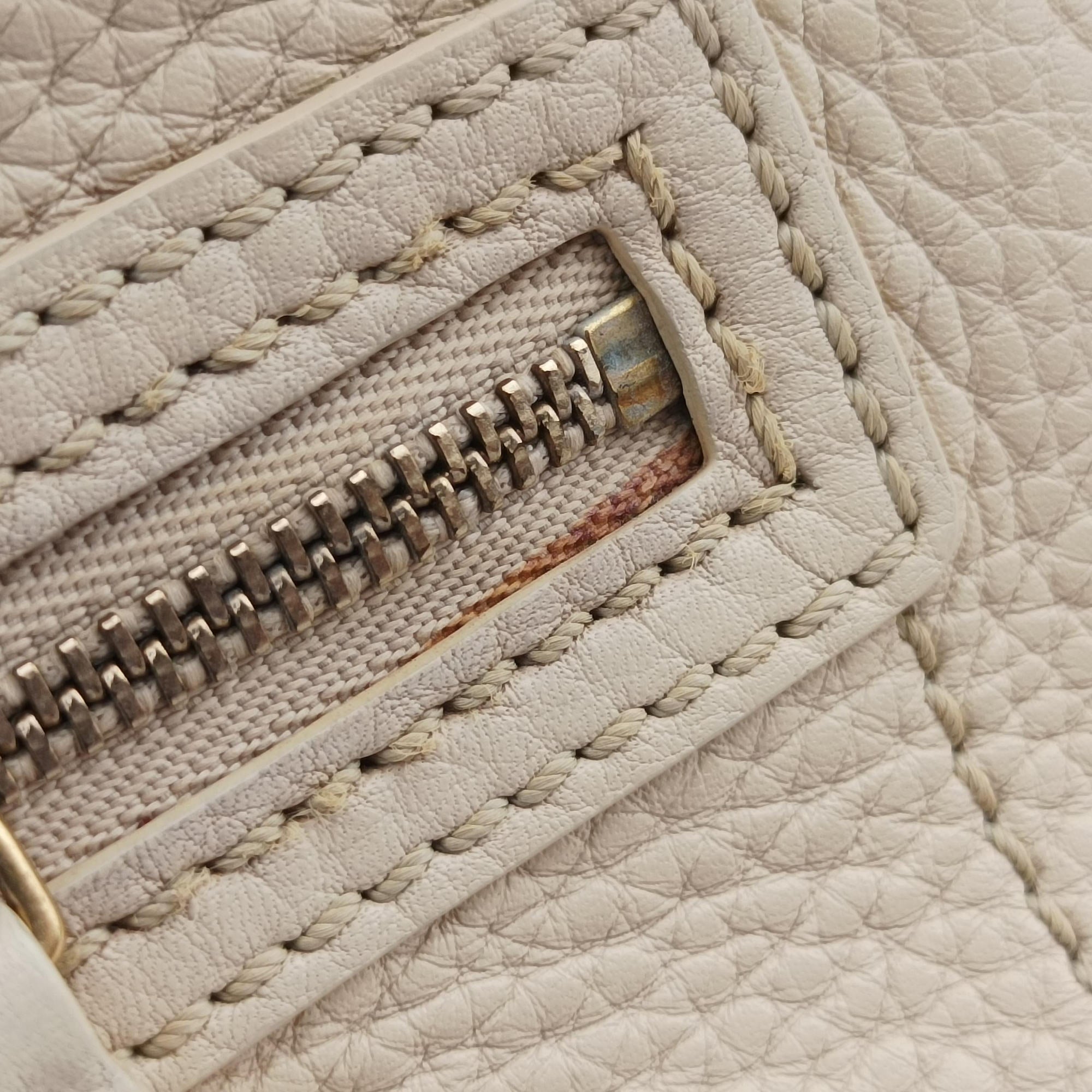 Pre-owned Celine luggage nano shopper Beige Leather handbag | stylenewstar