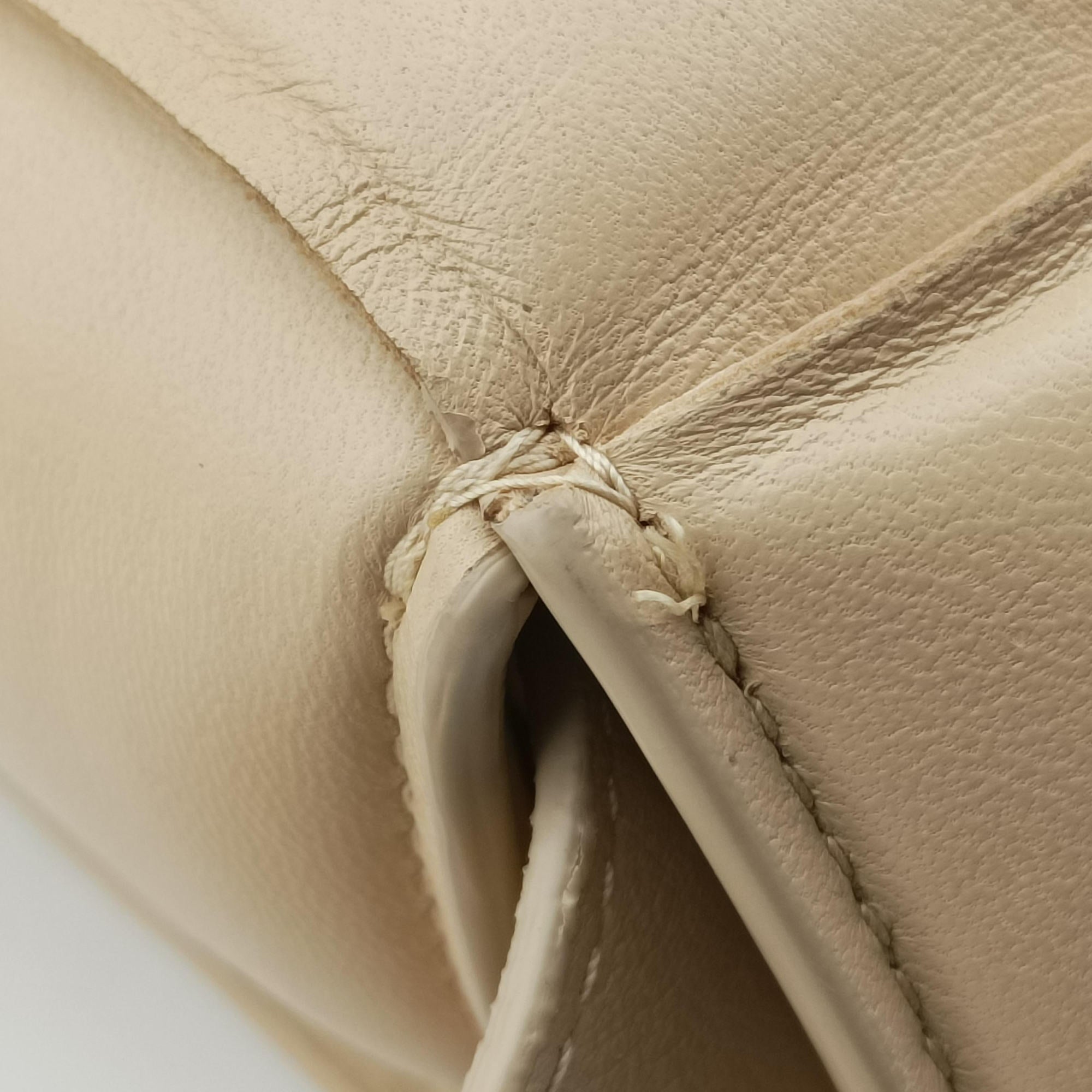 Padded CASSETTE Beige lambskin B09211443Sパデッド カセット ベージュ ラムスキン B09211443S