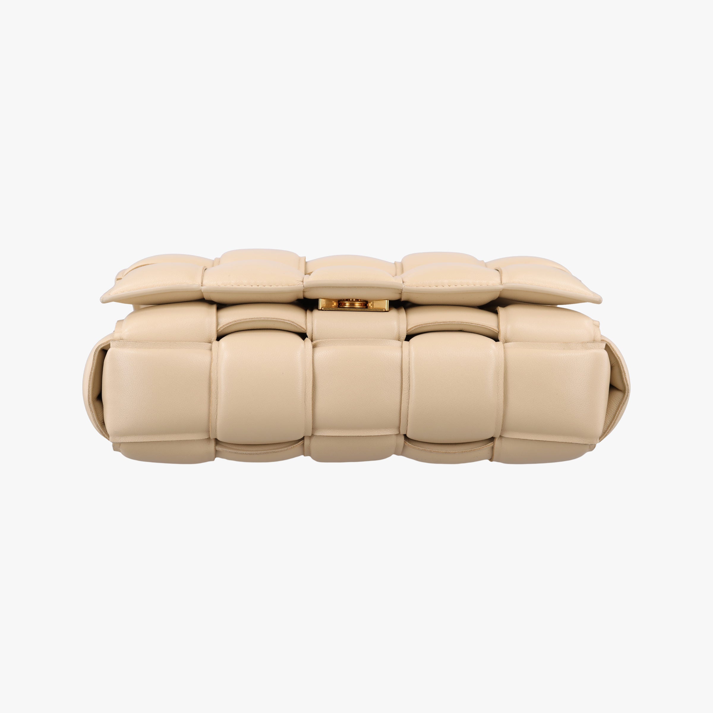 Padded CASSETTE Beige lambskin B09211443Sパデッド カセット ベージュ ラムスキン B09211443S