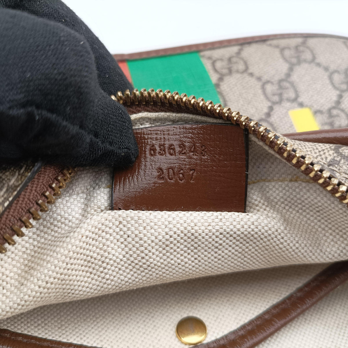 Vintage Gucci Fake/Not GG Supreme Brown PVC coated canvas 636243 clutchbag | stylenewstar