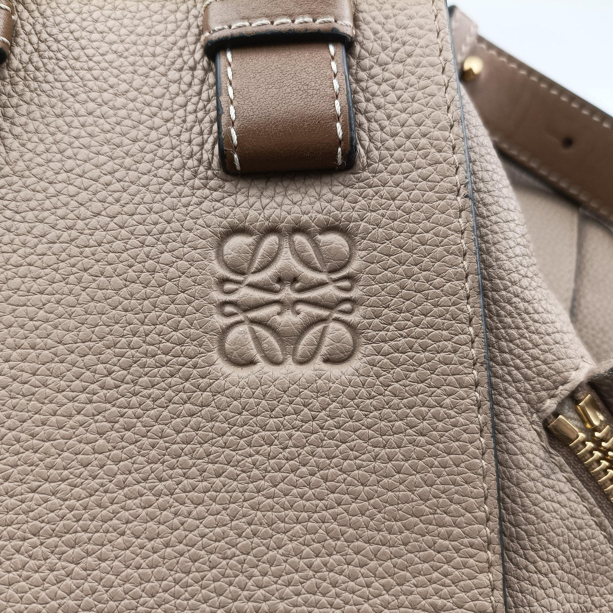 Pre-owned Loewe Hammock Camel Leather shoulderbag | stylenewstar