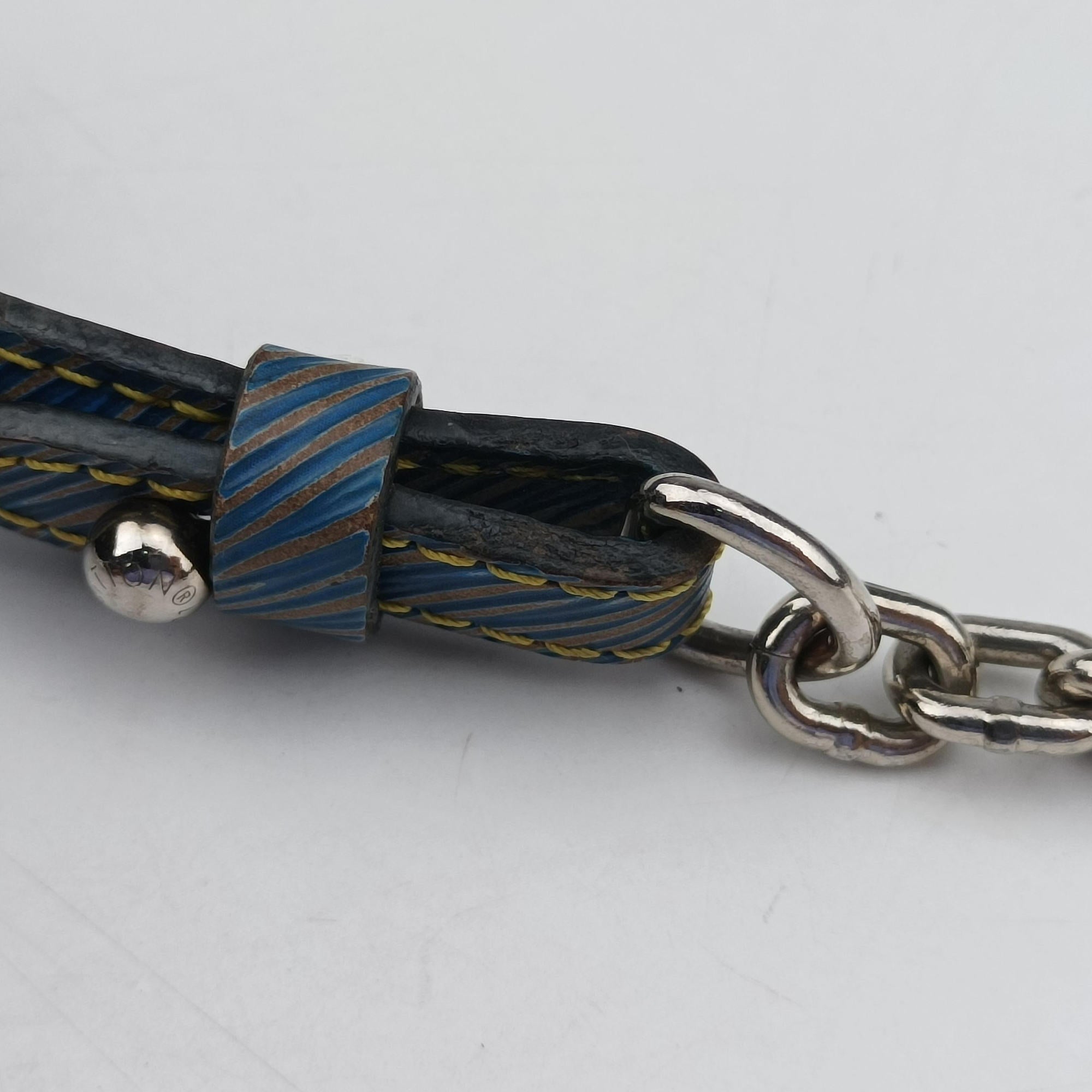 Vintage Louis Vuitton Twist MM Denim blue Epi M50271 shoulderbag | stylenewstar