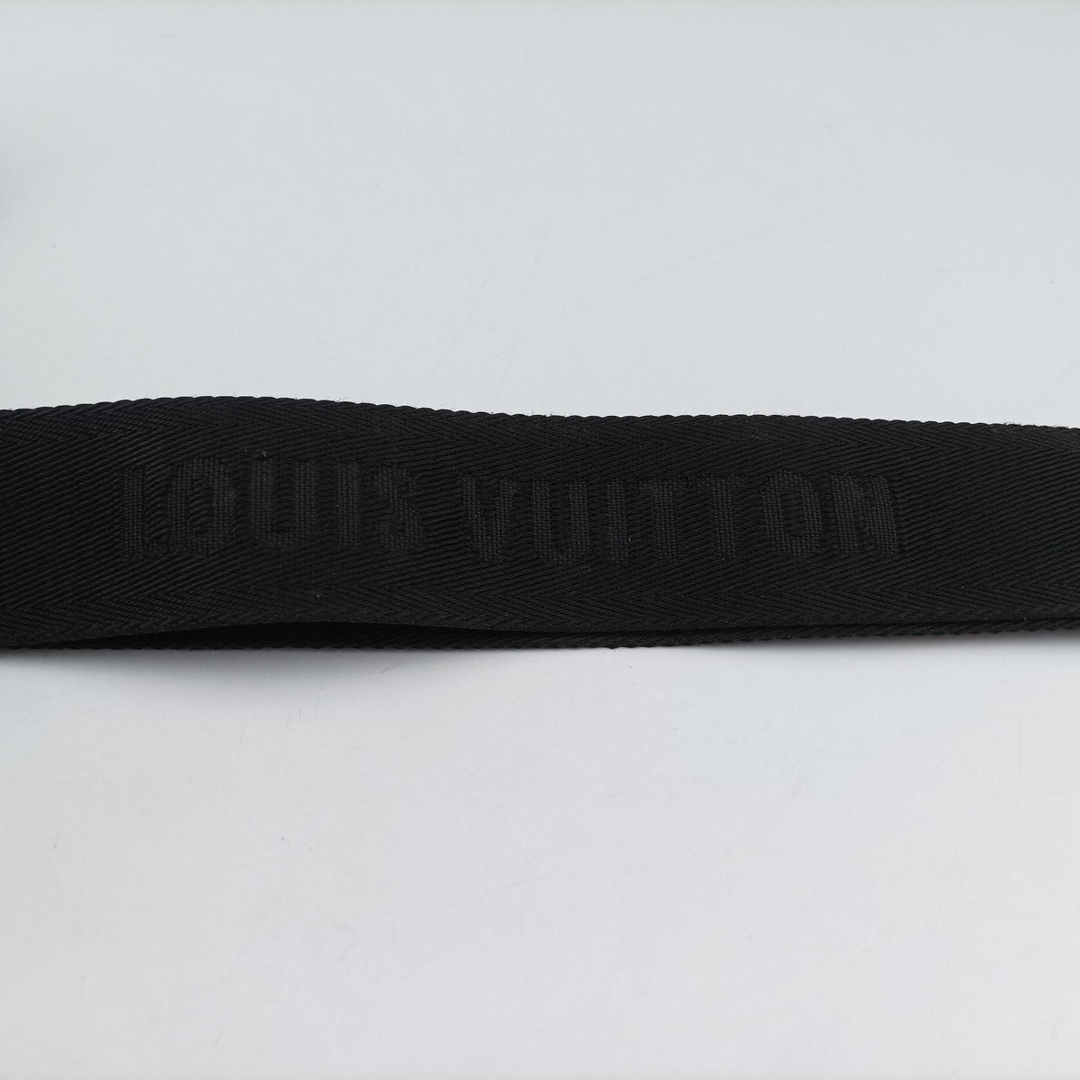 Secondhand Louis Vuitton Duo Messenger Noir Monogram Shadow M69827 shoulderbag | stylenewstar