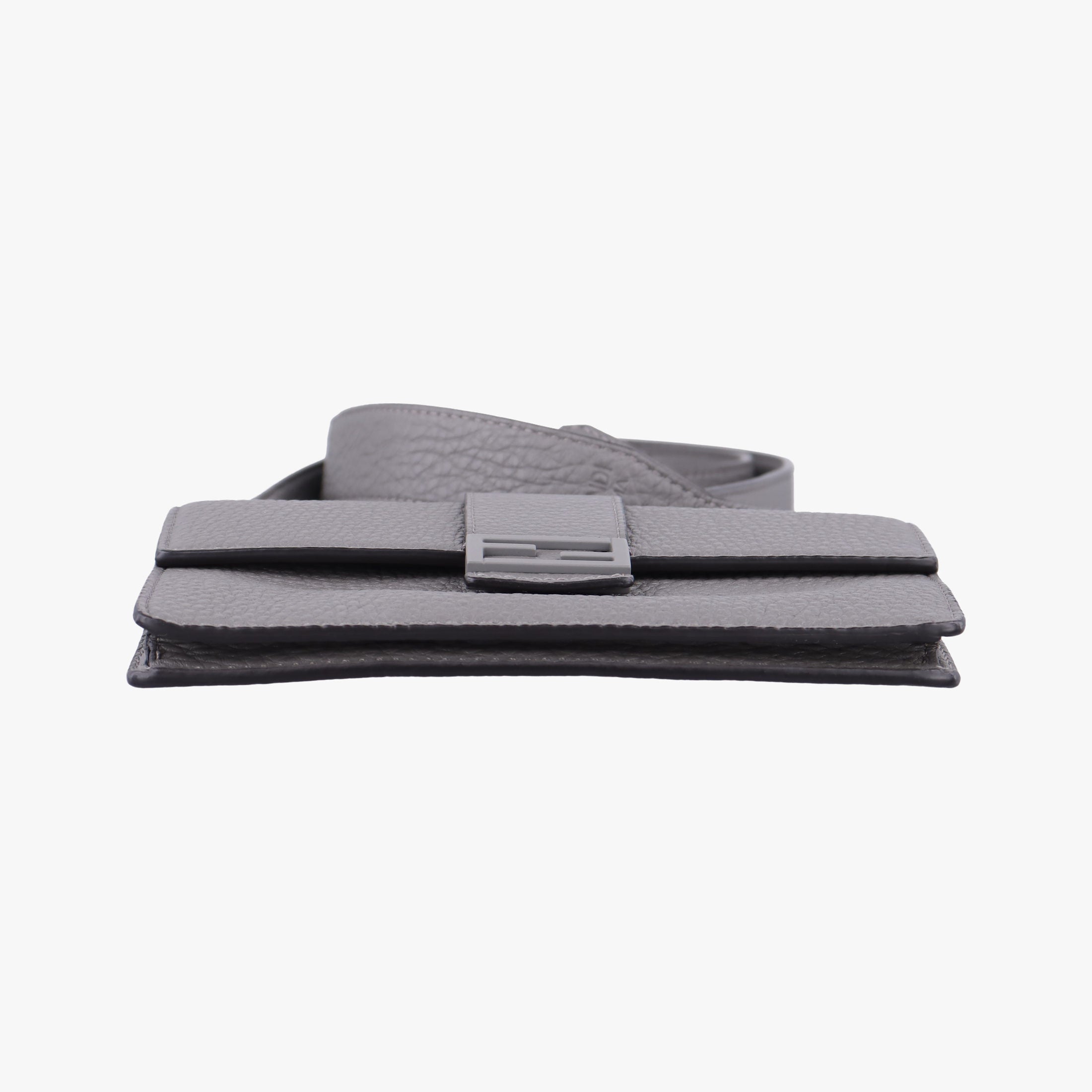 FF Logo Baguette slim Grey Leather 7M0295 7M0295 AGOL 219-0059バゲット スリム グレー レザー 7M0295 7M0295 AGOL 219-0059
