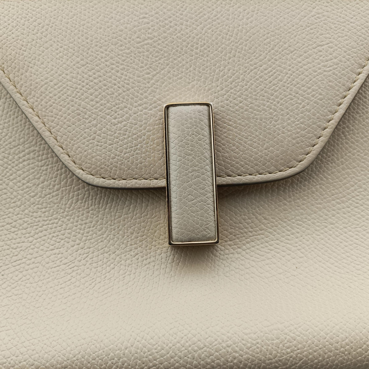 Iside White Calfskin N 431666イジィデ ホワイト カーフスキン N 431666