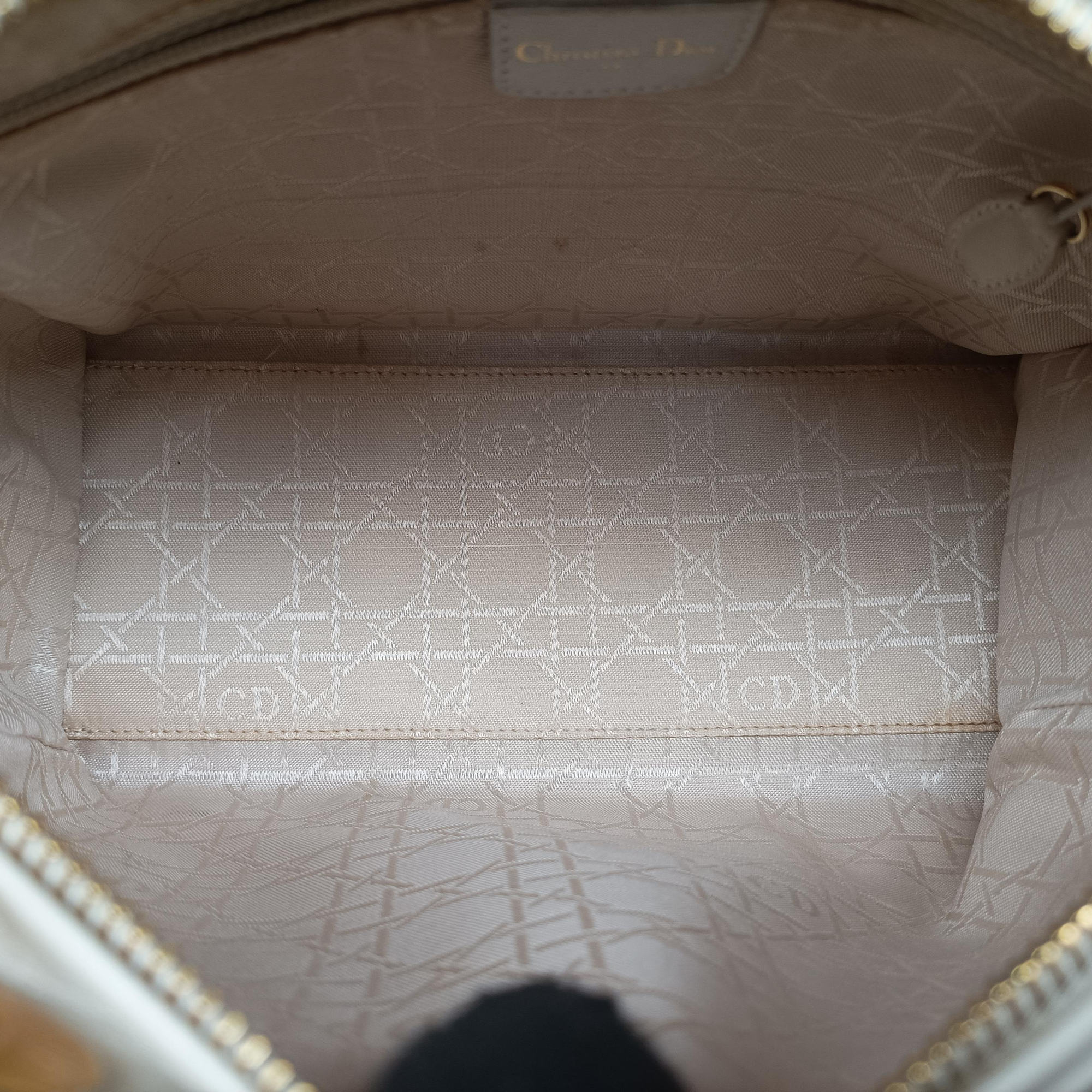 Lady Dior White lambskin MA-1927レディディオール ホワイト ラムスキン MA-1927