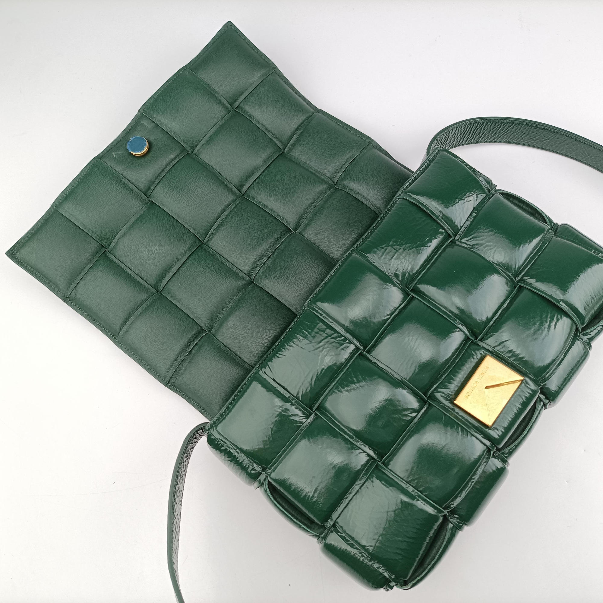 Padded CASSETTE Green lambskin B09673694Cパデッド カセット グリーン ラムスキン B09673694C