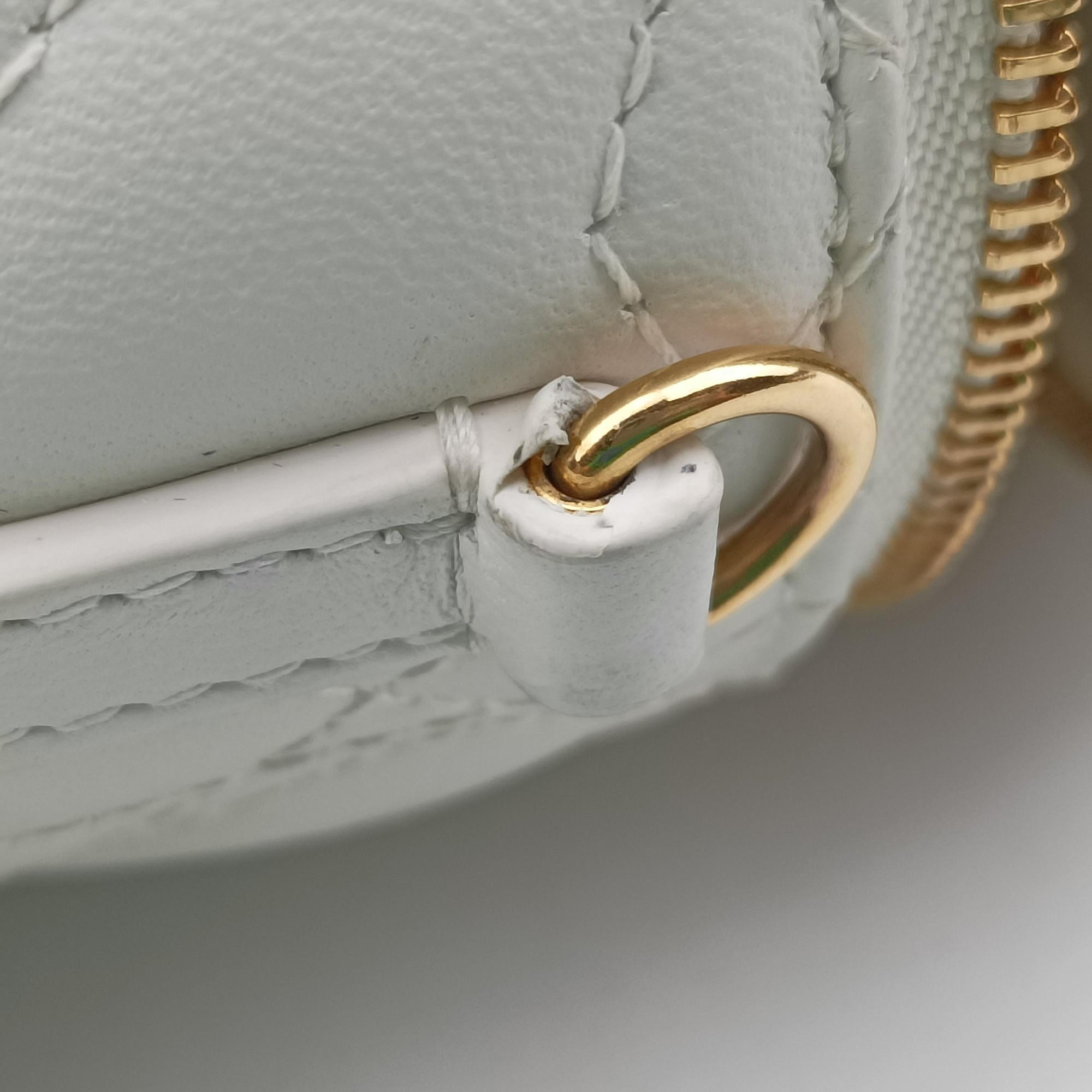 Dioramour Dior Caro Heart Micro Vanity Case White Lambskin 56-MA-0234ディオールアムール ディオール カロ ハート マイクロヴァニティ ホワイト ラムスキン 56-MA-0234