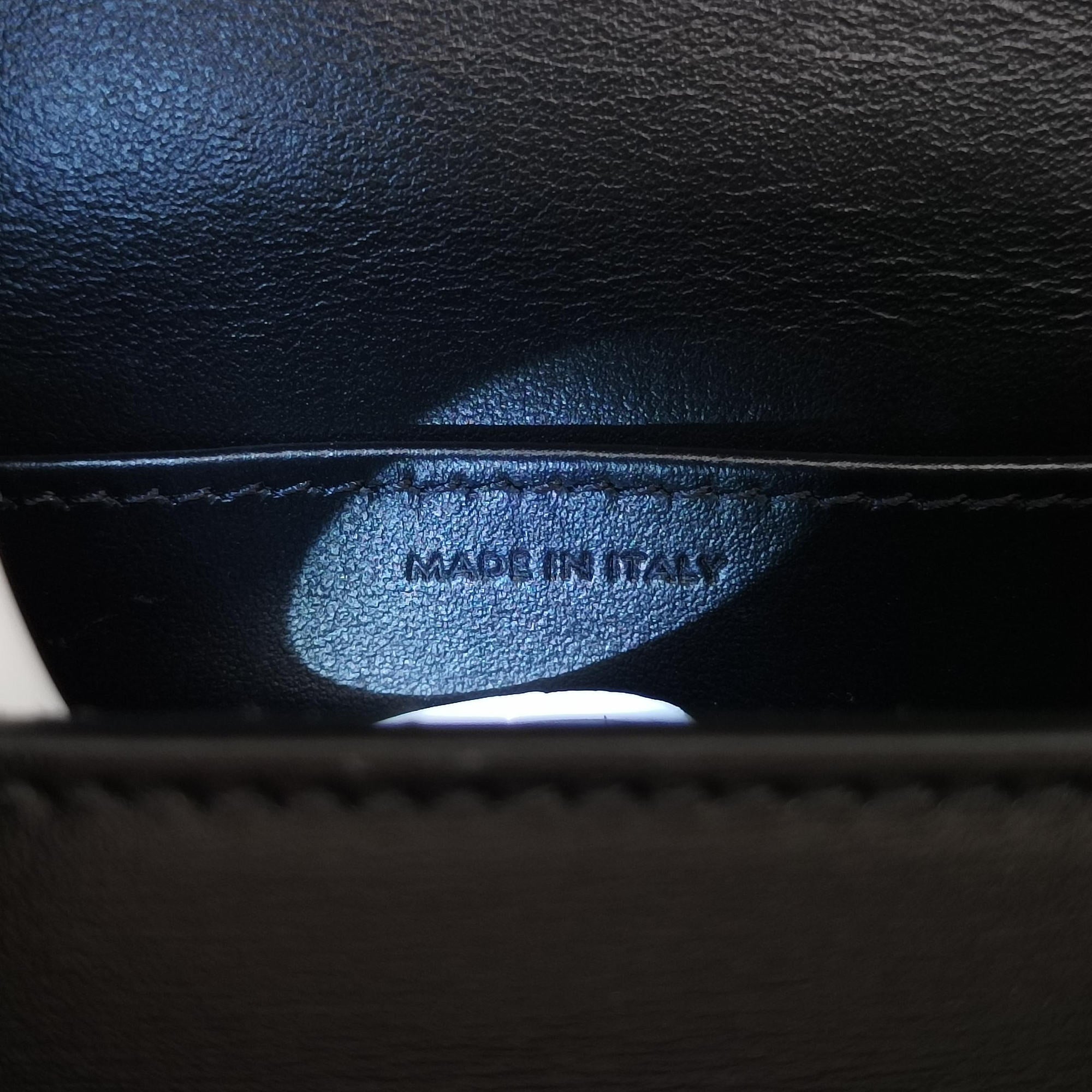 Triomphe Black Leather U-RG-1243トリオンフ ブラック レザー U-RG-1243