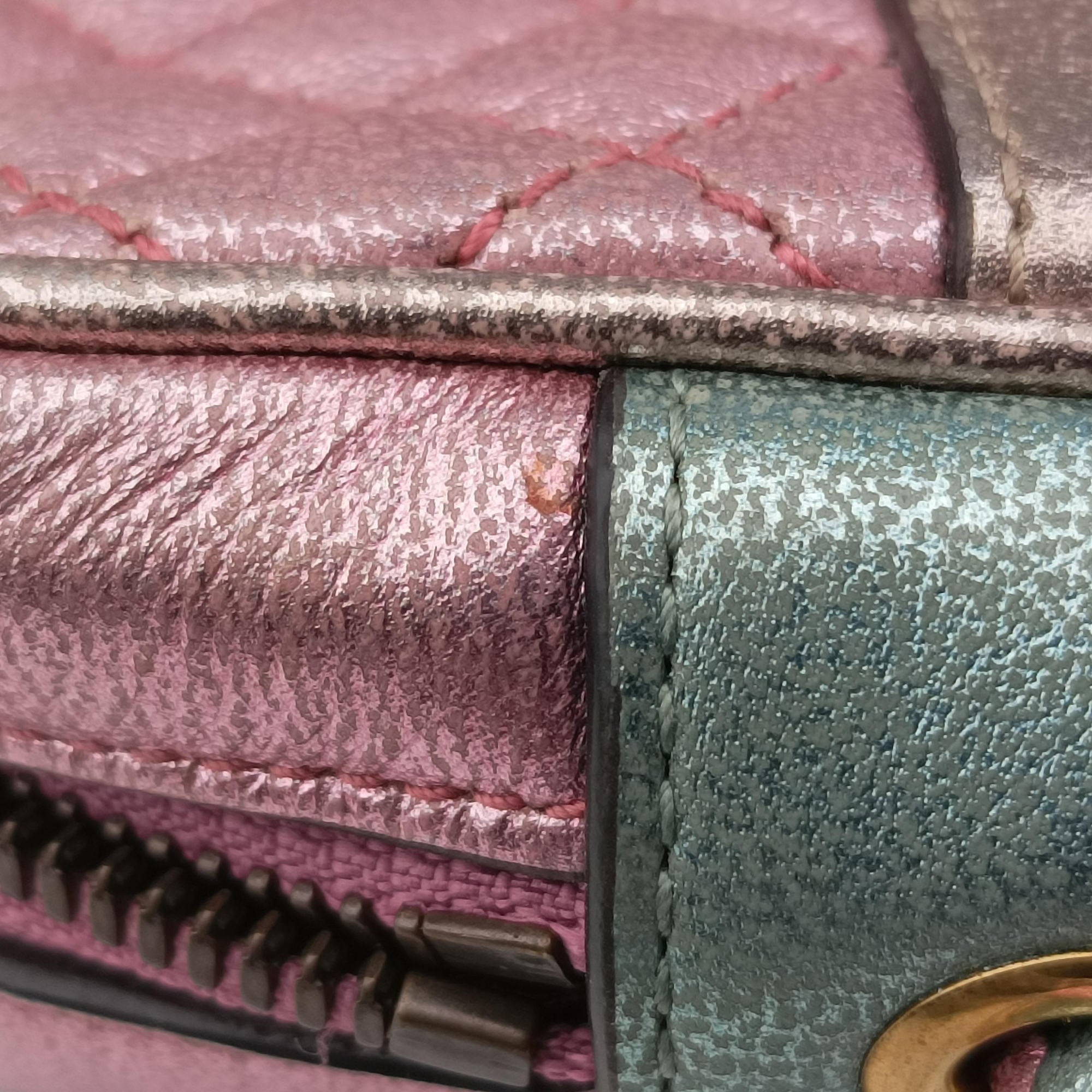 Trapuntata Camera Zumi pink×green×multi Leather 541061 B025976597トラプンタータ カメラ ラミネート ピンク×グリーン×マルチ レザー 541061 B025976597