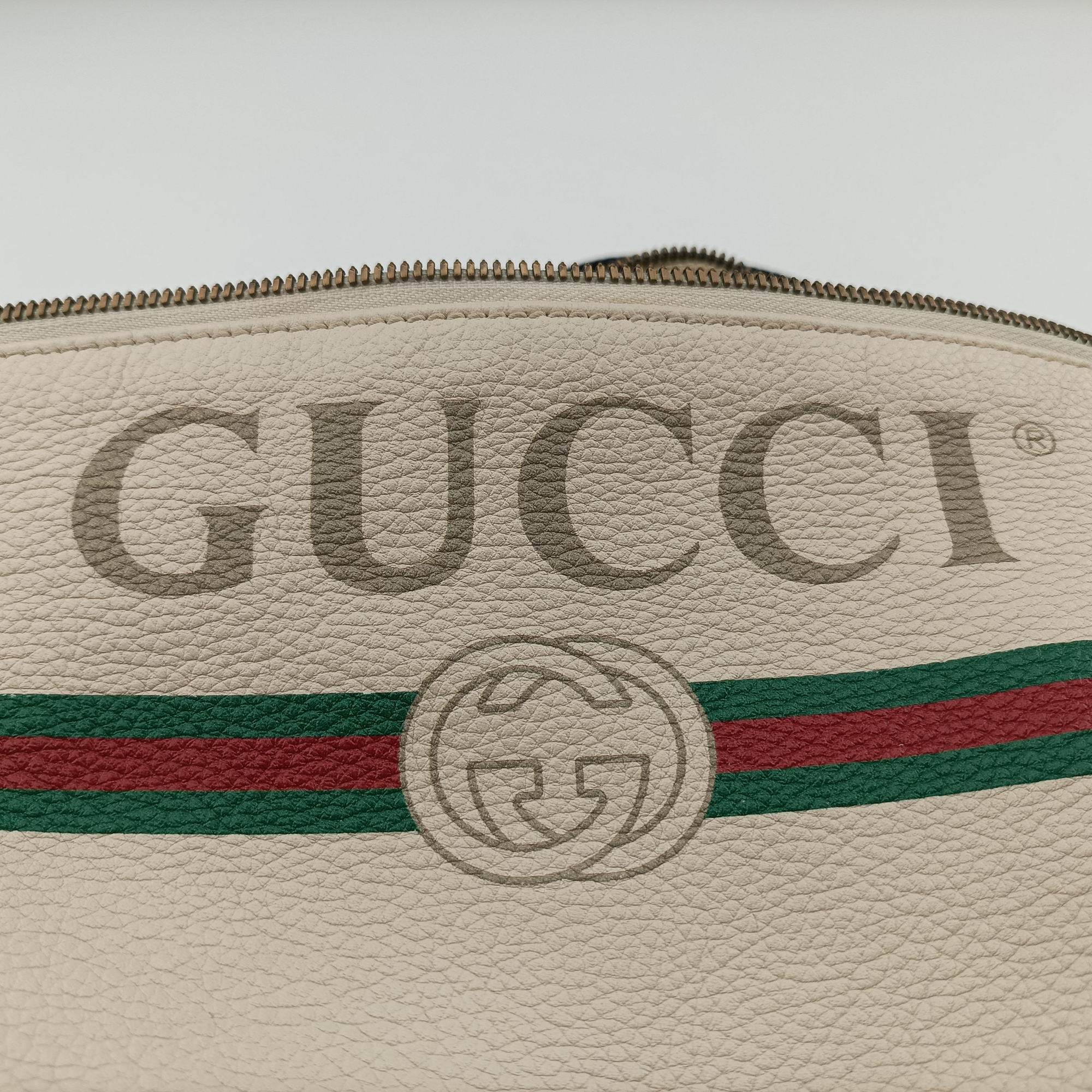 Vintage Gucci Print White Leather 530412 bum bag/waist bag | stylenewstar