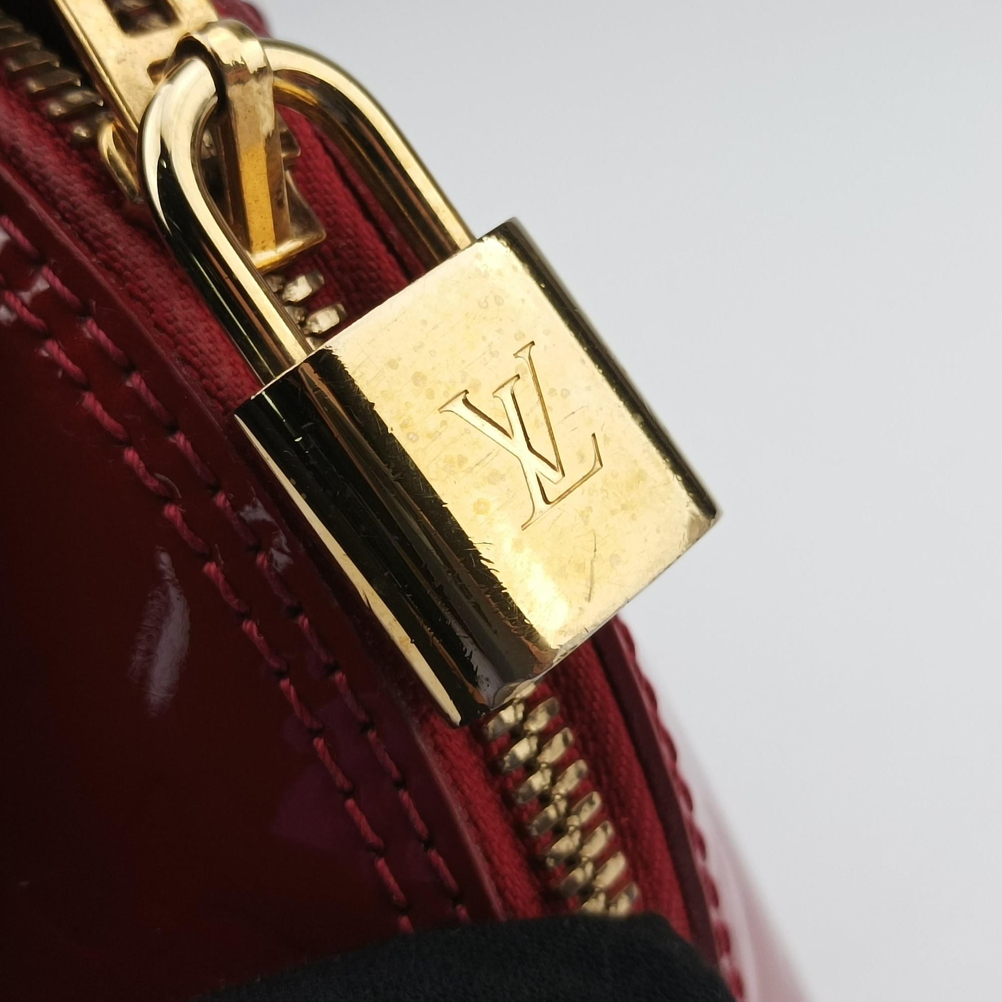 Pre-owned Louis Vuitton Alma BB CERISE Vernis M90174 shoulderbag | stylenewstar