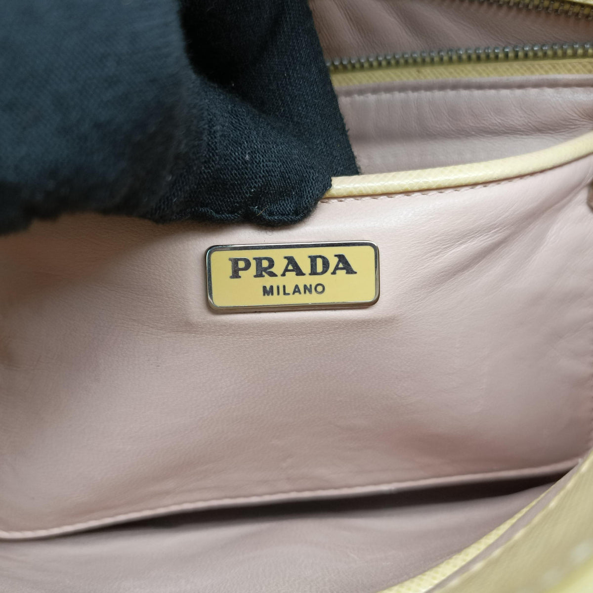 Small Sound Flap Yellow SAFFIANO Leather BN2485 31/Aスモール サウンド フラップ イエロー サフィアーノレザー BN2485 31/A