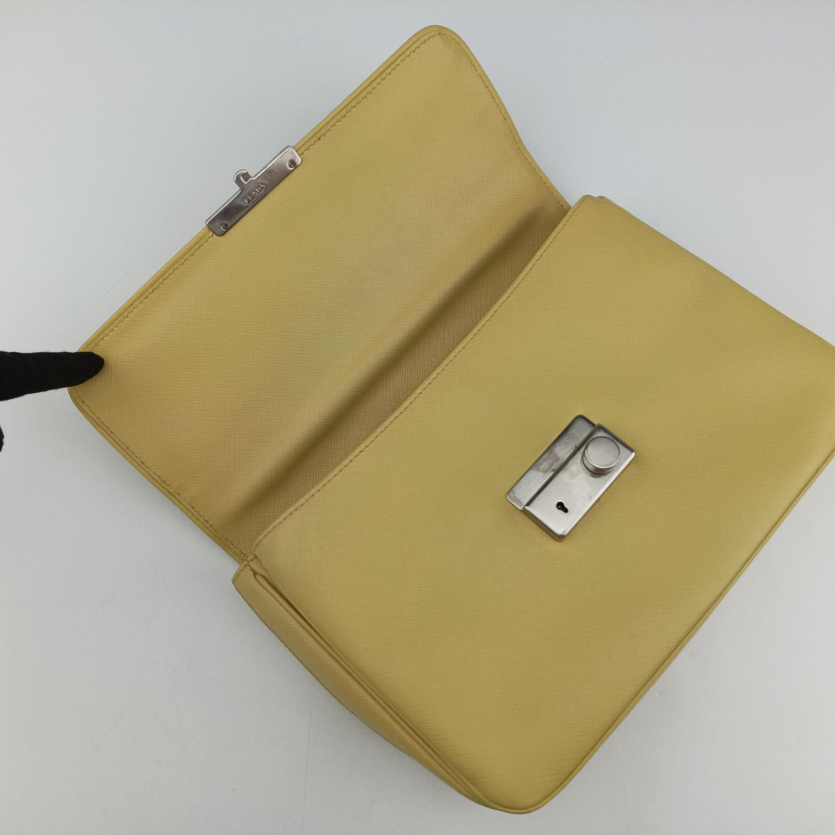 Small Sound Flap Yellow SAFFIANO Leather BN2485 31/Aスモール サウンド フラップ イエロー サフィアーノレザー BN2485 31/A