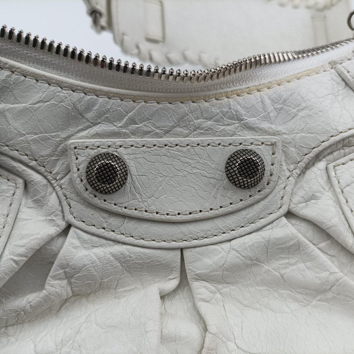 Pre-owned Balenciaga Le Cagole White lambskin shoulderbag | stylenewstar