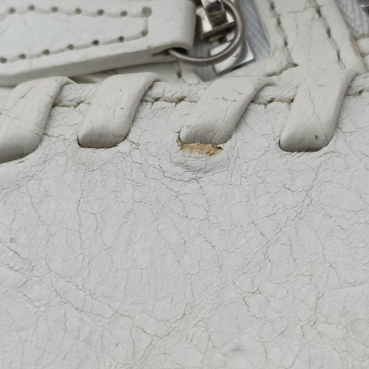 Pre-owned Balenciaga Le Cagole White lambskin shoulderbag | stylenewstar