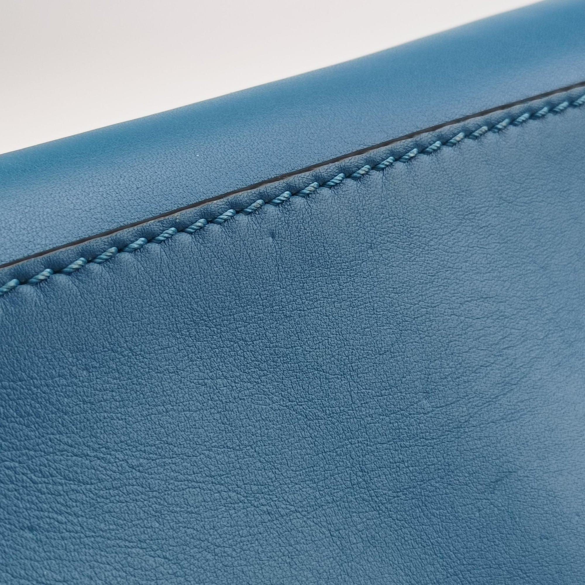 Secondhand Valentino Rockstud Blue Leather shoulderbag | stylenewstar