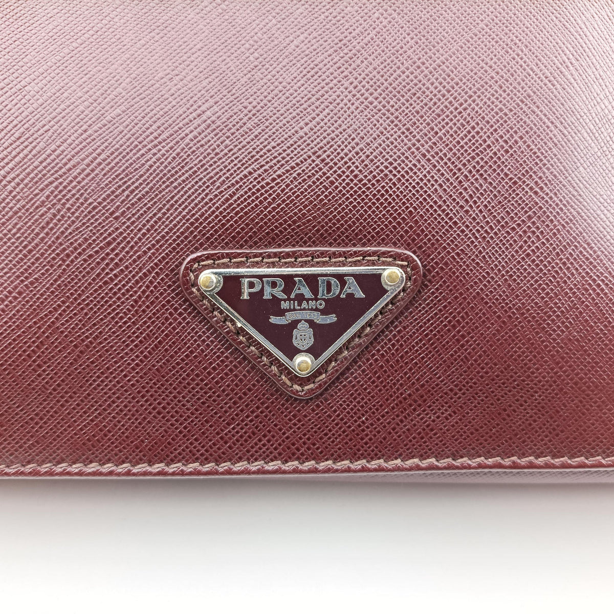 Secondhand Prada Triangle Logo Plate Red Saffiano Leather VR0023 handbag | stylenewstar
