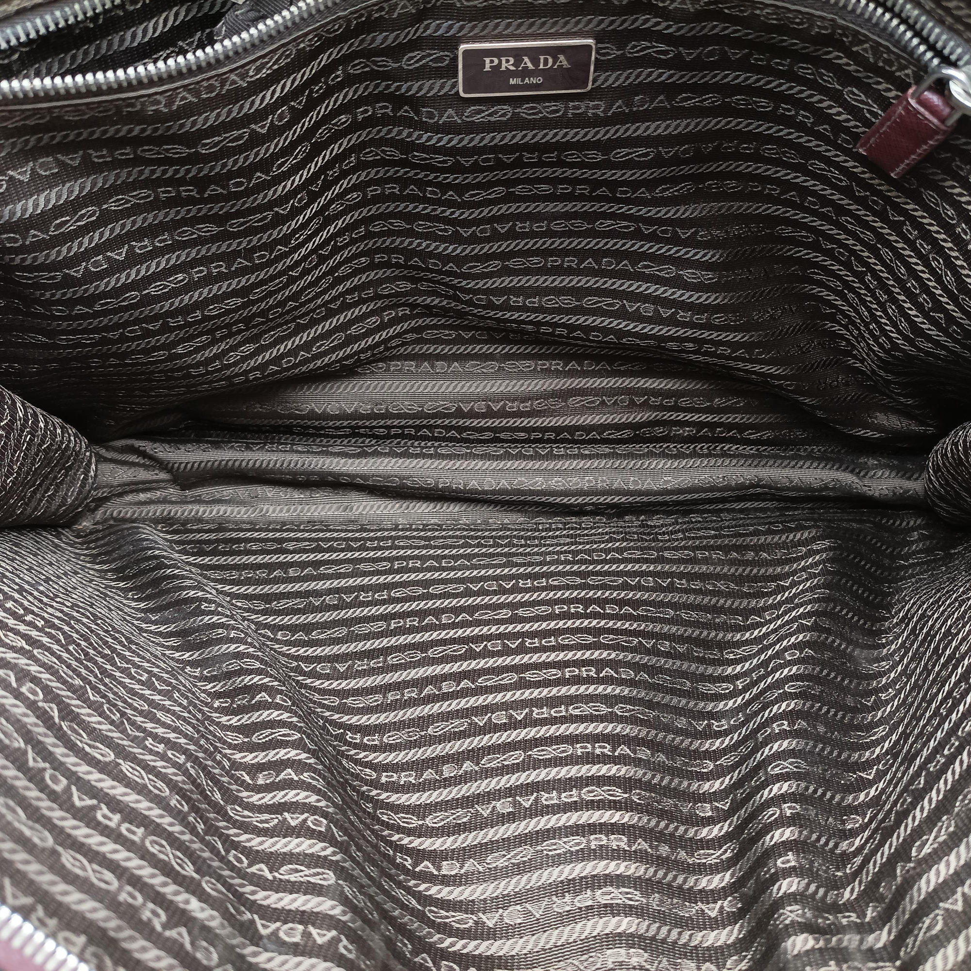 Secondhand Prada Triangle Logo Plate Red Saffiano Leather VR0023 handbag | stylenewstar