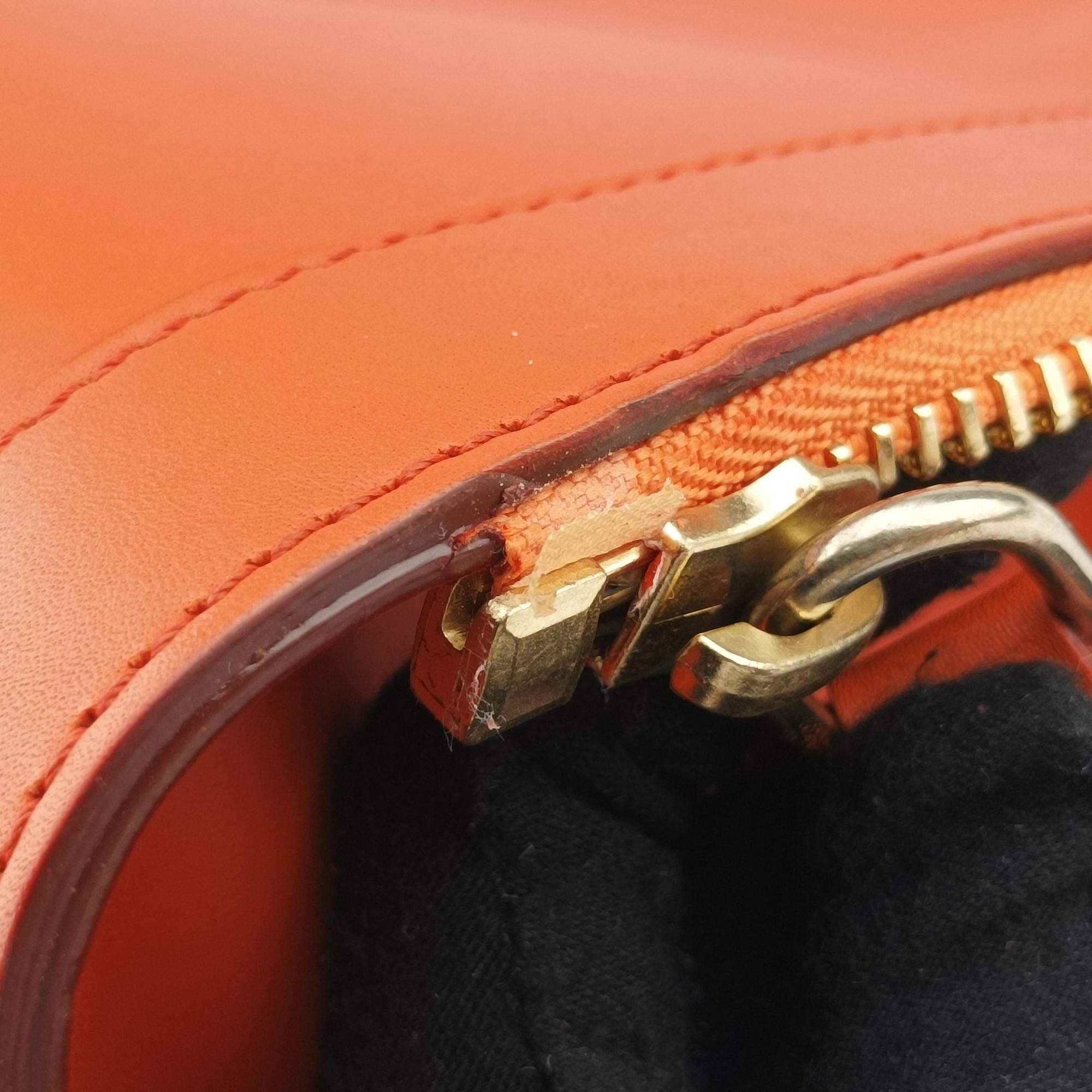 Pre-owned Givenchy Antigona Orange Smooth Calfskin Leather handbag | stylenewstar