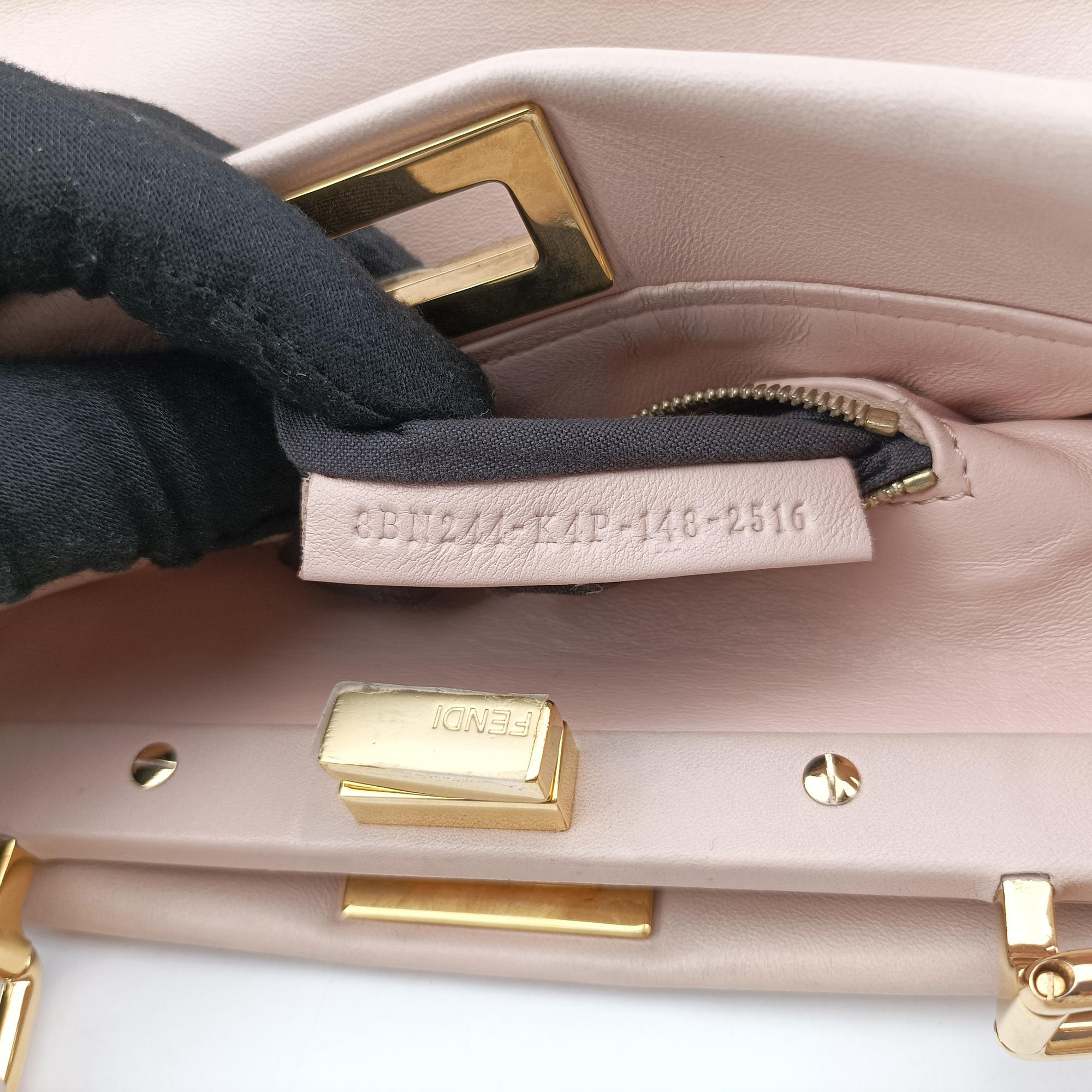 PEEKABOO Pink Leather 8BN244 8BN244-K4P-148-2516ピーカブー ミニ ピンク レザー 8BN244 8BN244-K4P-148-2516