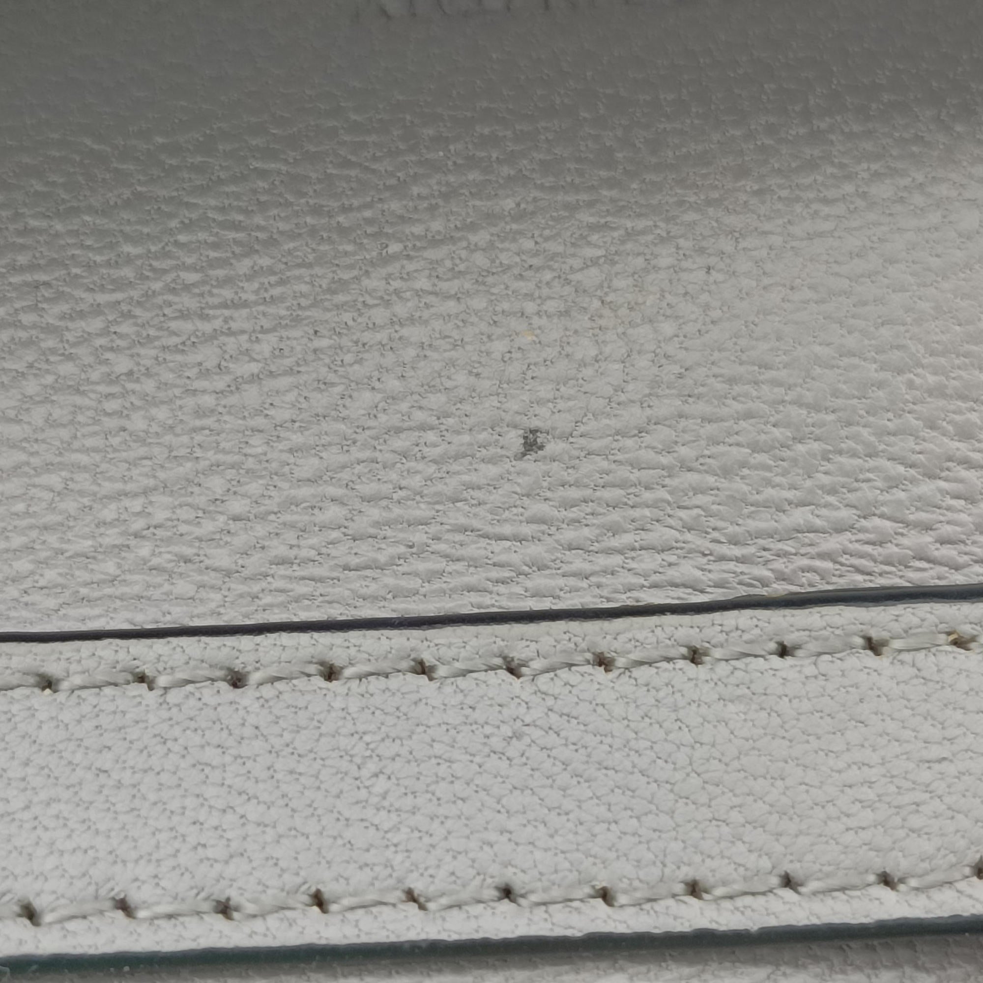 Logo Chain Grey Leather GU0154ロゴチェーン グレー レザー GU0154
