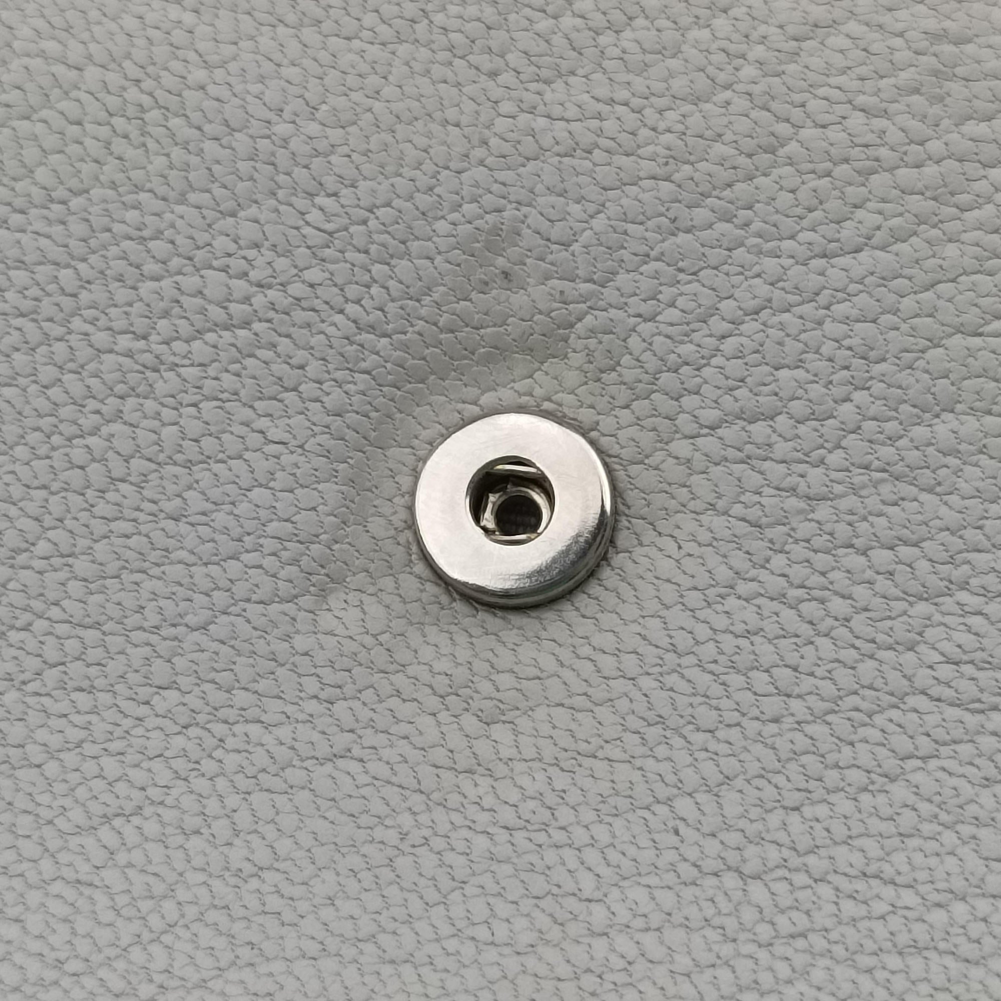 Logo Chain Grey Leather GU0154ロゴチェーン グレー レザー GU0154
