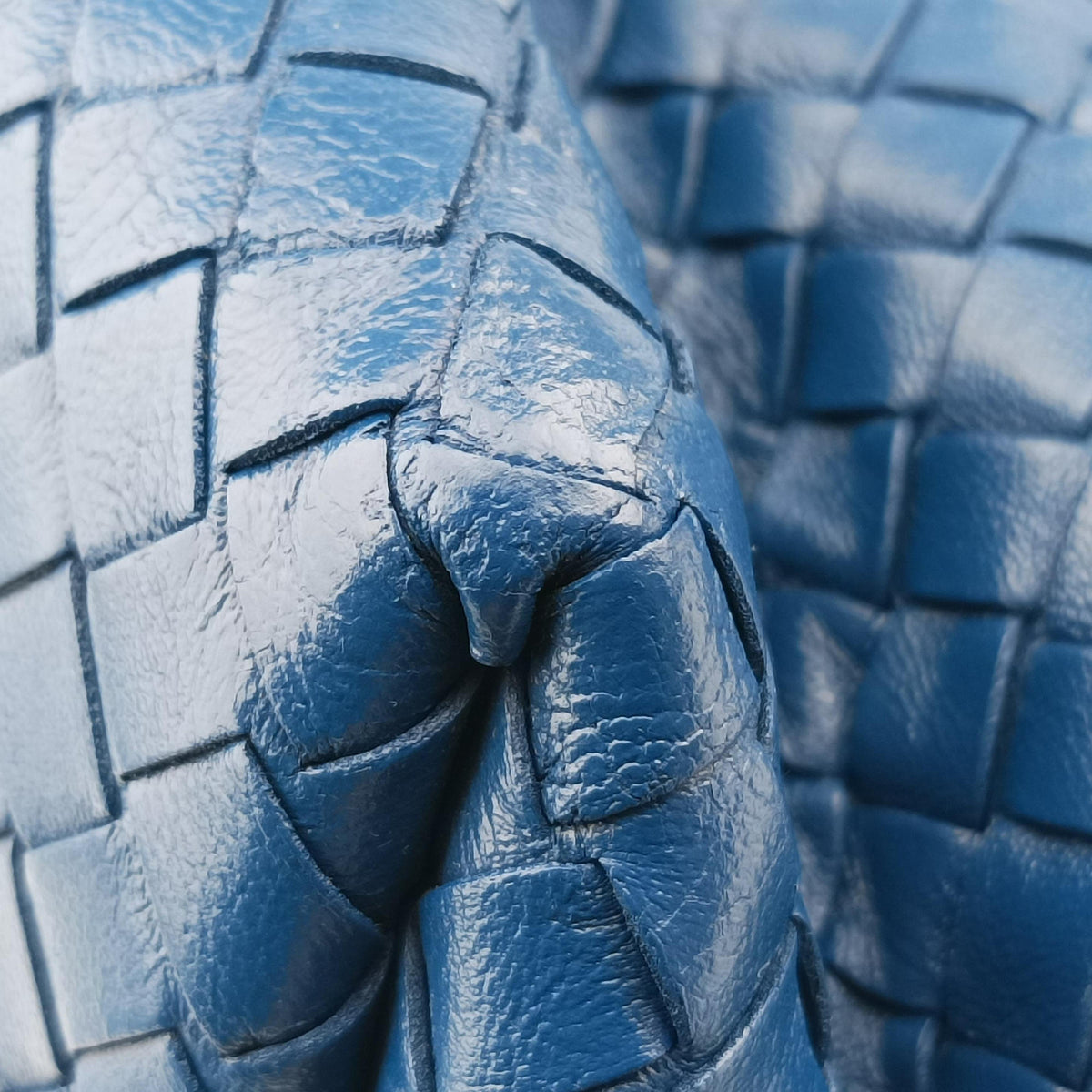 Garuda Intrecciato Blue lambskin 179320 B02918652Vガルダ イントレチャート ブルー ラムスキン 179320 B02918652V