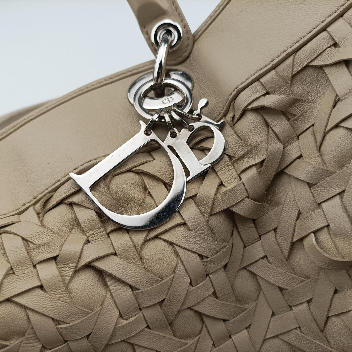 Lady Dior Avenue Tote Beige lambskin 96-MA-1027レディ ディオール アベニュー トート ベージュ ラムスキン 96-MA-1027