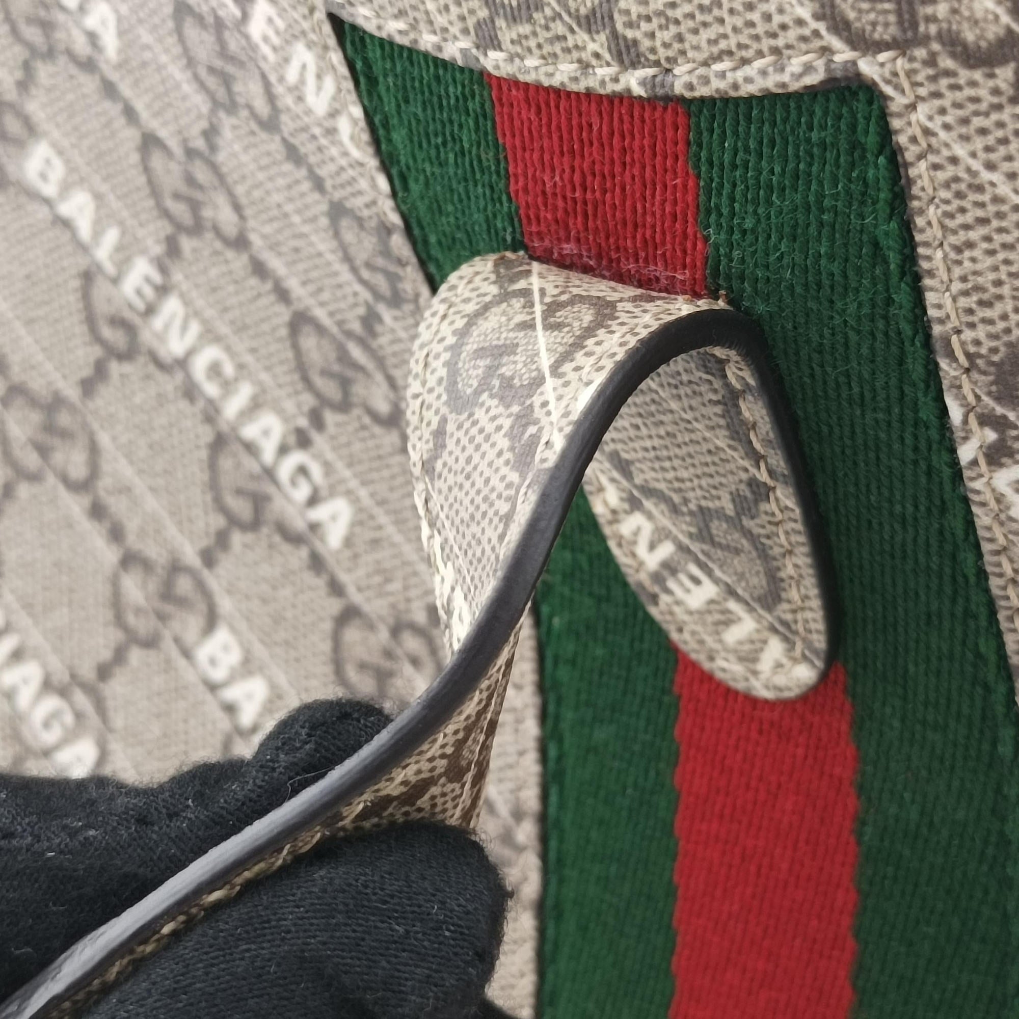 Balenciaga collaboration The Hacker Project Jackie 1961 beige×red×green PVC coated canvas 636706 B036566438バレンシアガ コラボ ザ ハッカー プロジェクト ジャッキー 1961 ベージュ×レッド×グリーン PVCコーティングキャンバス 636706 B036566438