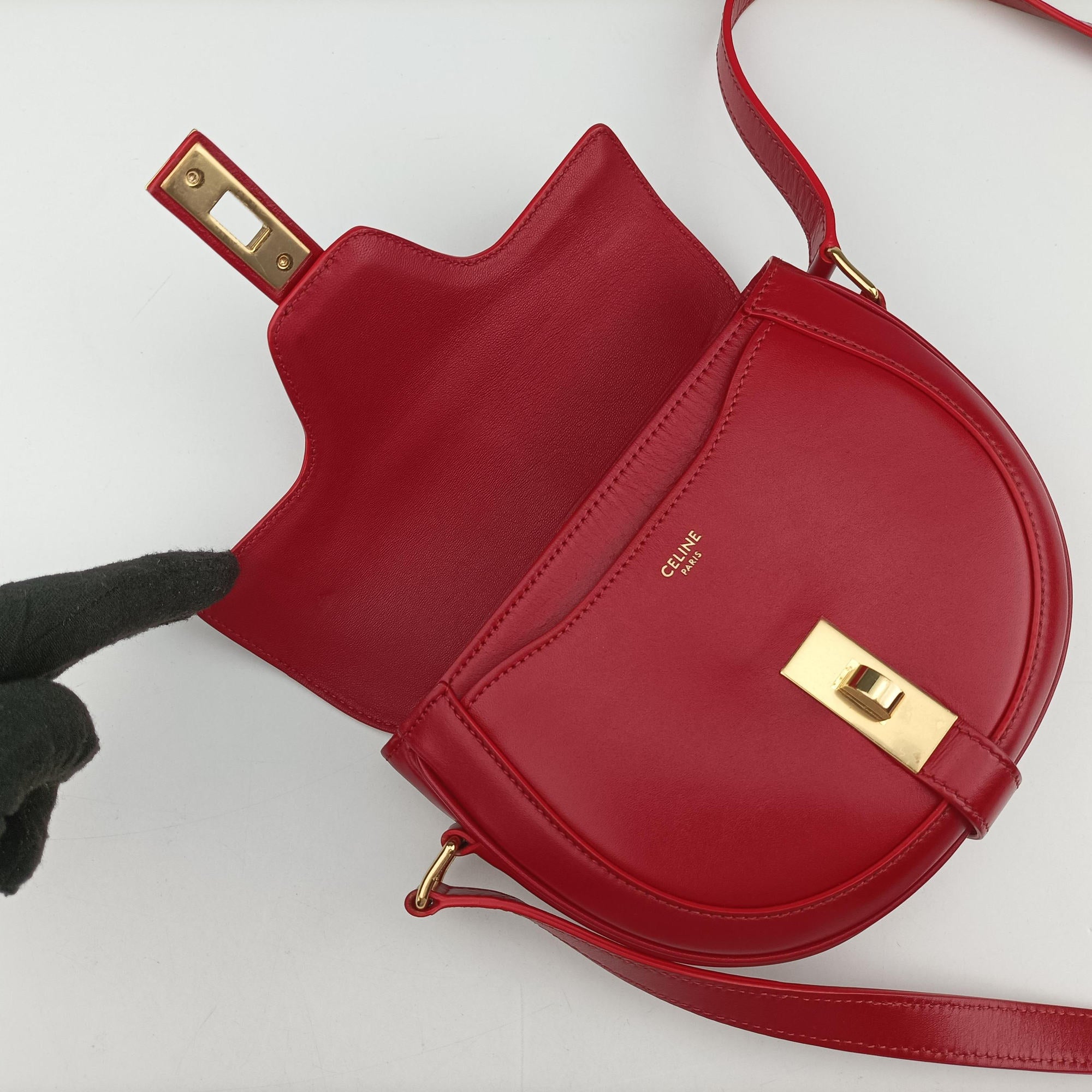 Small Besace 16 Red Leather U-SL-1109スモール ブザス 16セーズ レッド レザー U-SL-1109