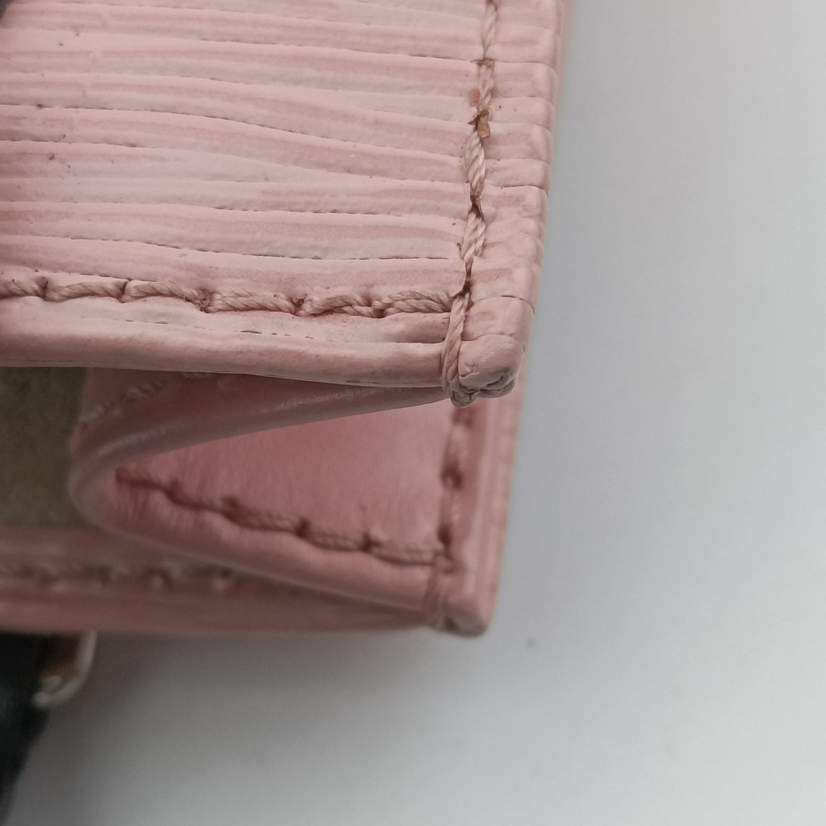Petit Sac Plat ROSE BALLERIN Epi M69575 CA0211 IC Chipプティットサックプラ ローズバレリーヌ エピ M69575 CA0211 ICチップ