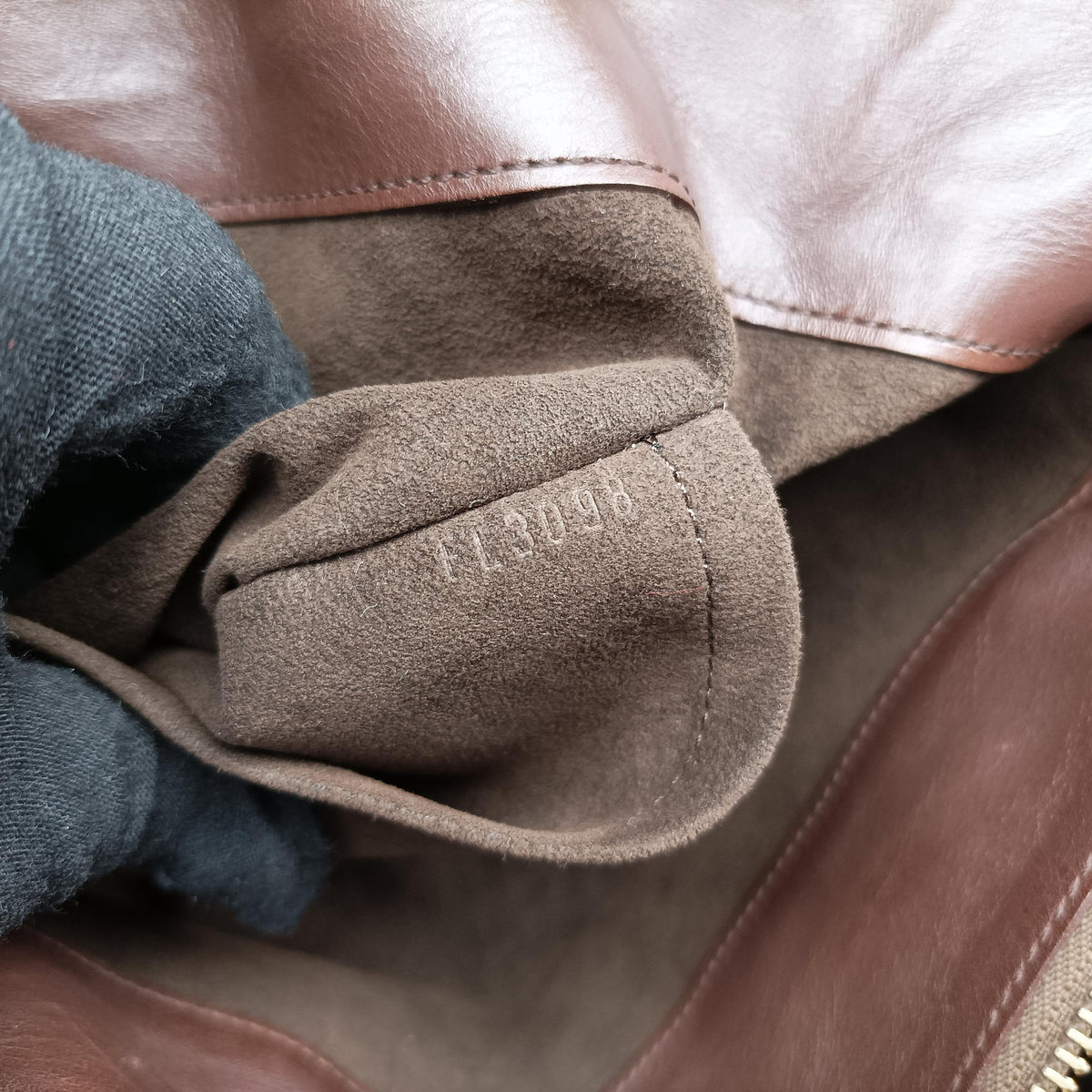Secondhand Louis Vuitton Whisper Moka Monogram Paris Souple Leather M95828 shoulderbag | stylenewstar