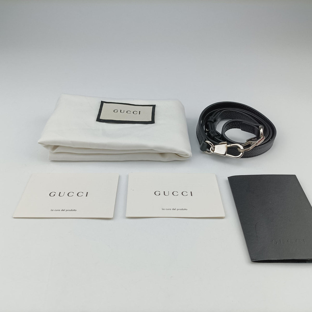 Zumi Black Leather 569712 G029080084ズゥミ ブラック レザー 569712 G029080084