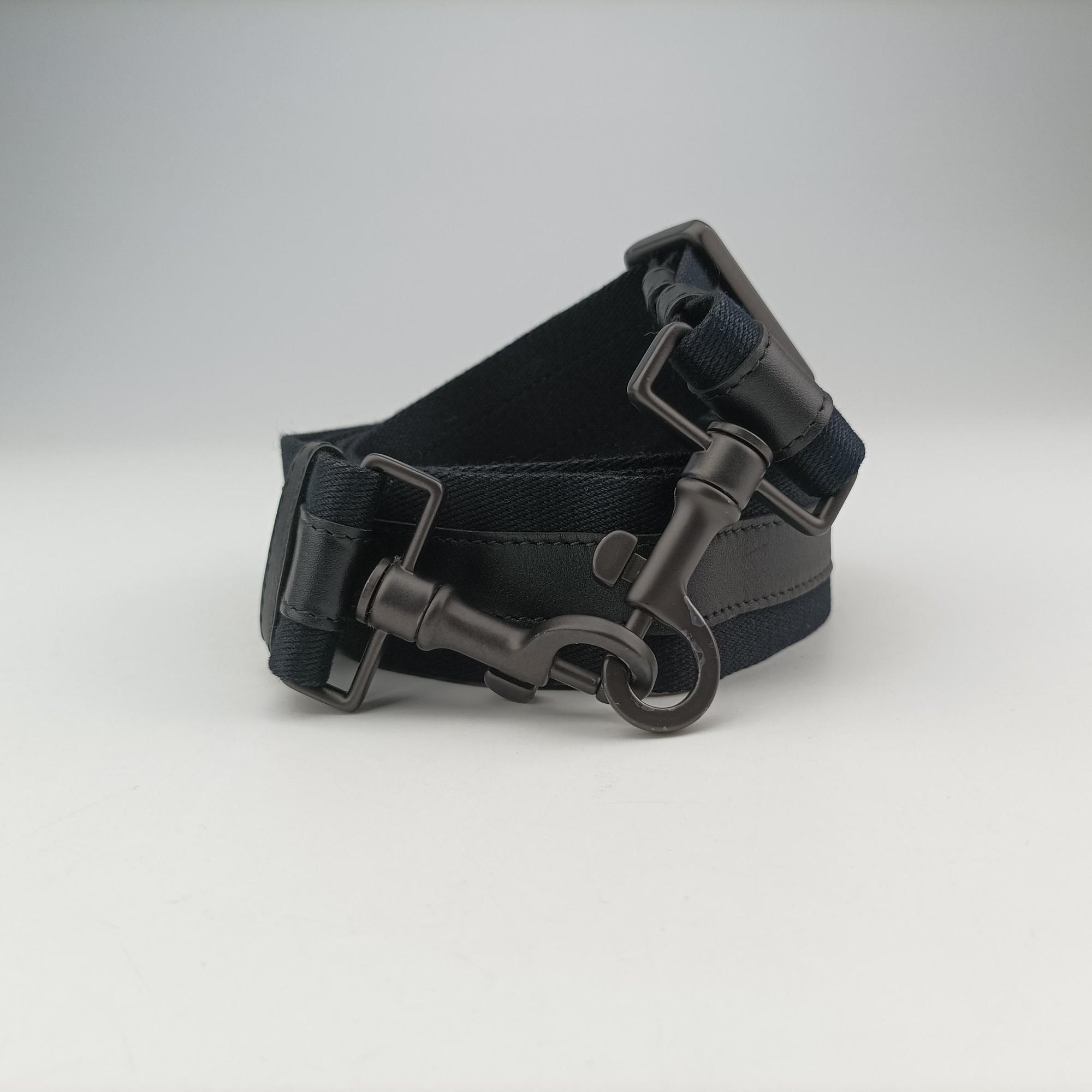 Intrecciato Black lambskin B05995347Yイントレチャート ブラック ラムスキン B05995347Y