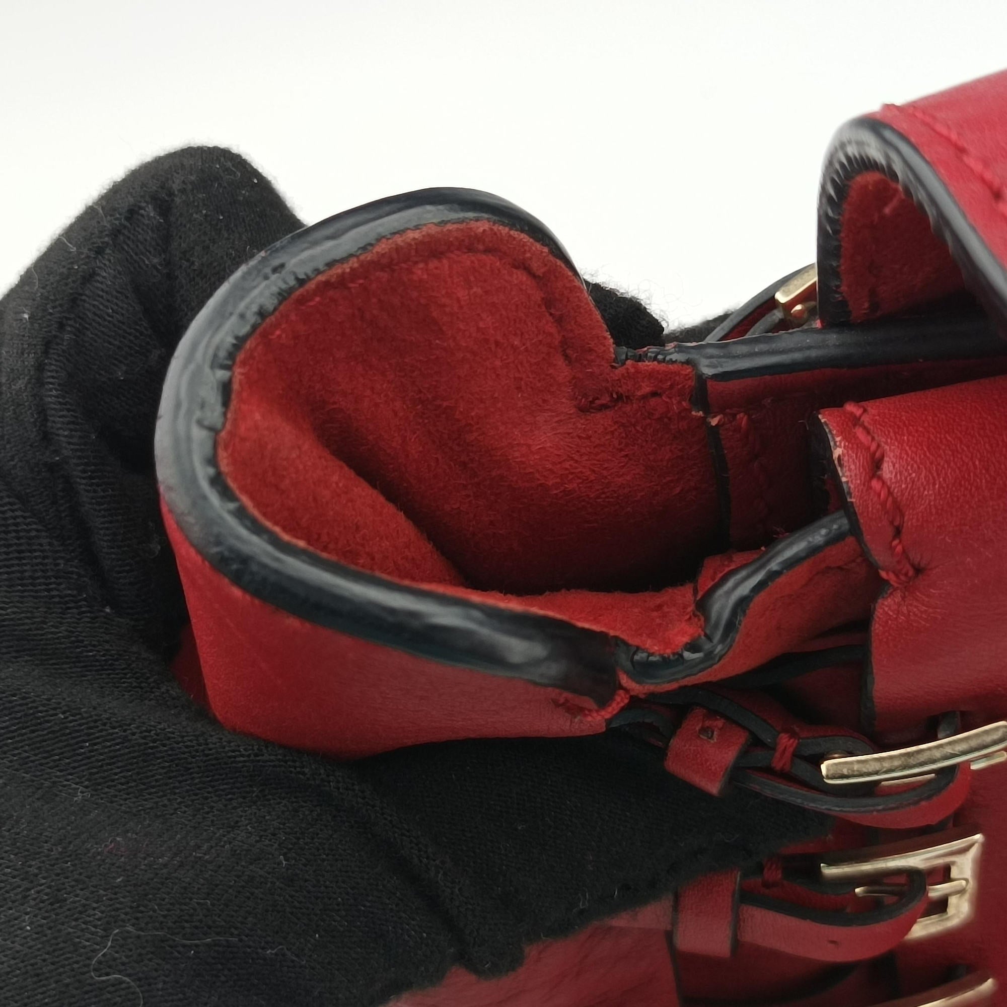 Pre-owned Valentino Buckle Strappy Satchel Red Leather shoulderbag | stylenewstar