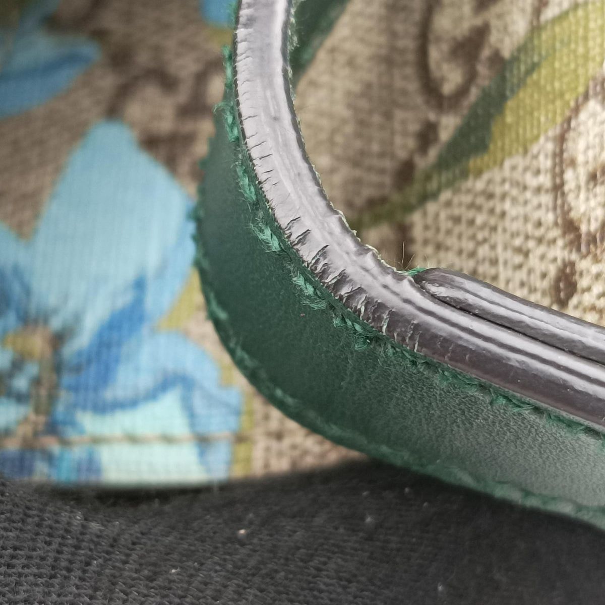 Pre-owned Gucci GG Supreme Linea C Blooms GucciGhost Beige×Multicolour PVC coated canvas 414476 shoulderbag | stylenewstar