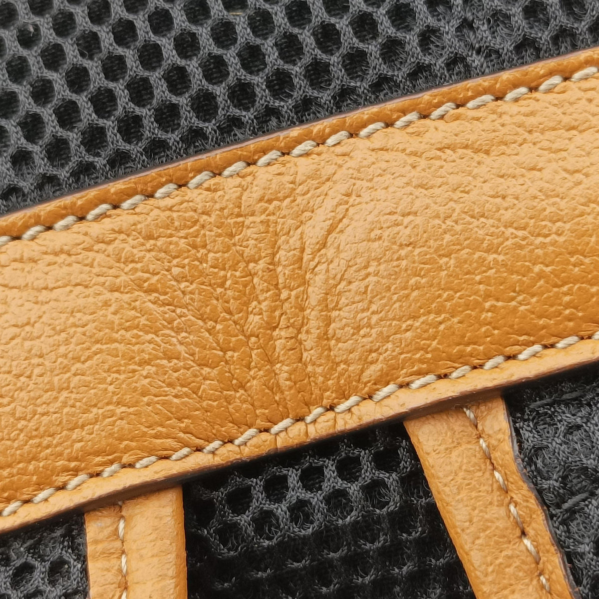 The Three Little Pigs Brown PVC coated canvas × leather 552884 E032209238三匹のこぶた ブラウン PVCコーティングキャンバス×レザー 552884 E032209238