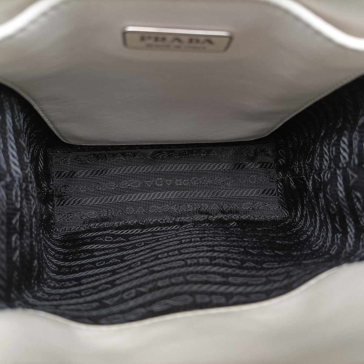Mirror Tote White Leather 1BA331 31/Aミラートート ホワイト レザー 1BA331 31/A
