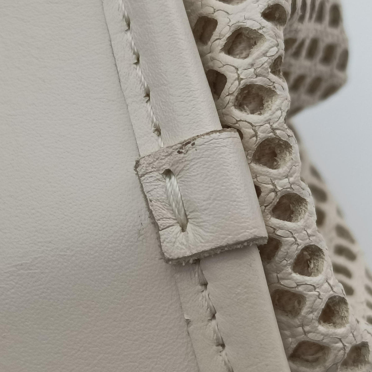 Up in the Air Perforated French Riviera White lambskin A67654 17921437アップ ザ エア フレンチリビエラ ホワイト ラムスキン A67654 17921437