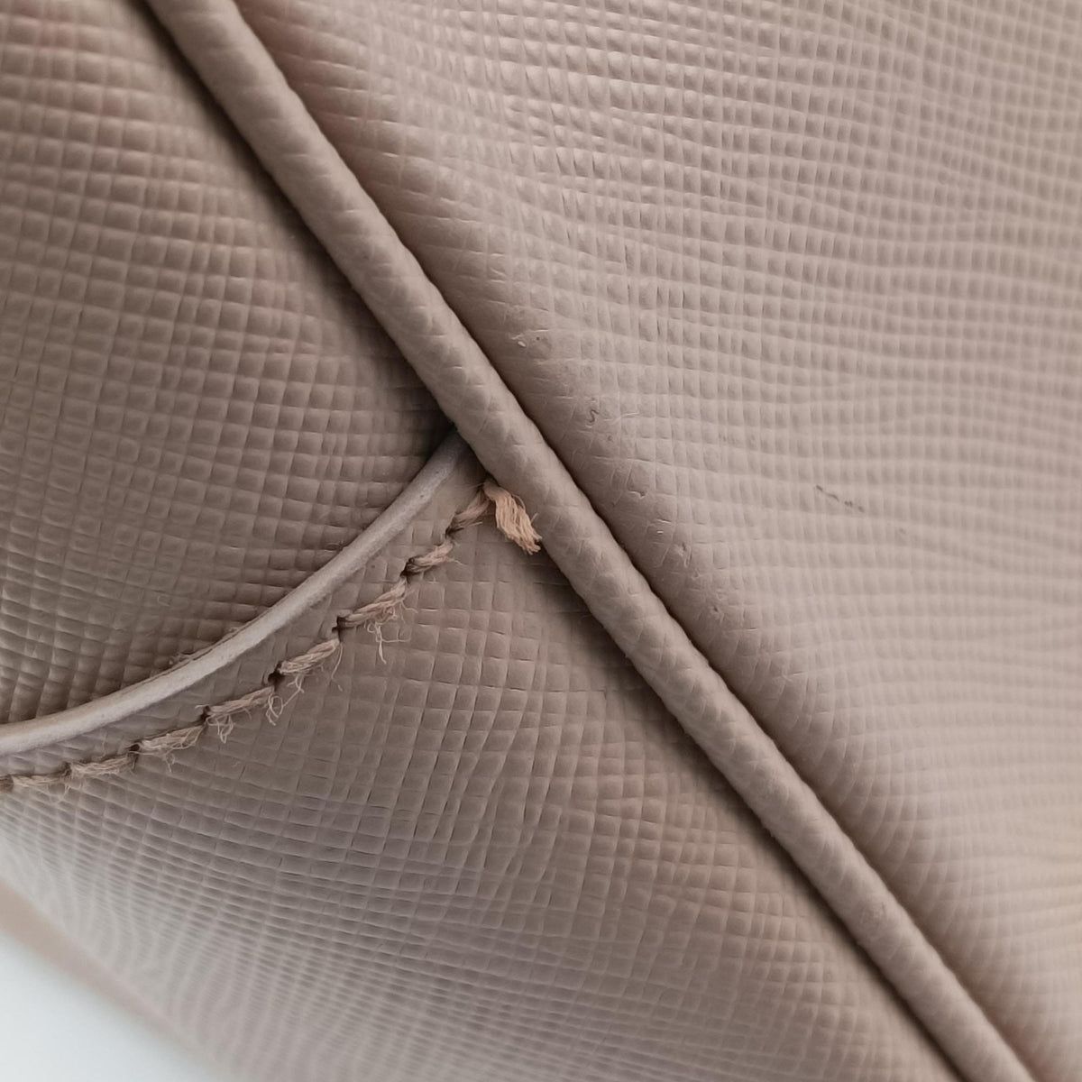 Galleria Pink SAFFIANO Leather BN2274 103ガレリア ピンク サフィアーノレザー BN2274 103