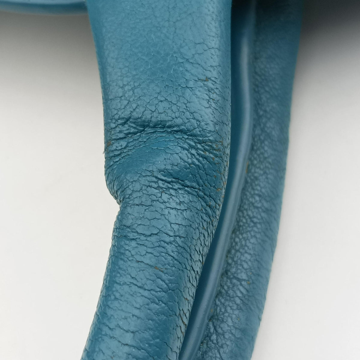 Y LIGNE Petit Cabas Blue Leather 275091 275091.001998Yライン プチカバス ブルー レザー 275091 275091.001998
