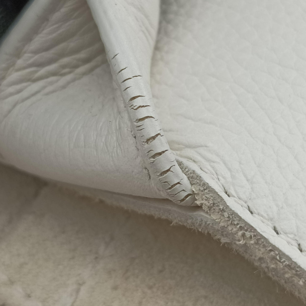 The Arcotote White lambskin B09452446Qザ アルコトート ホワイト ラムスキン B09452446Q